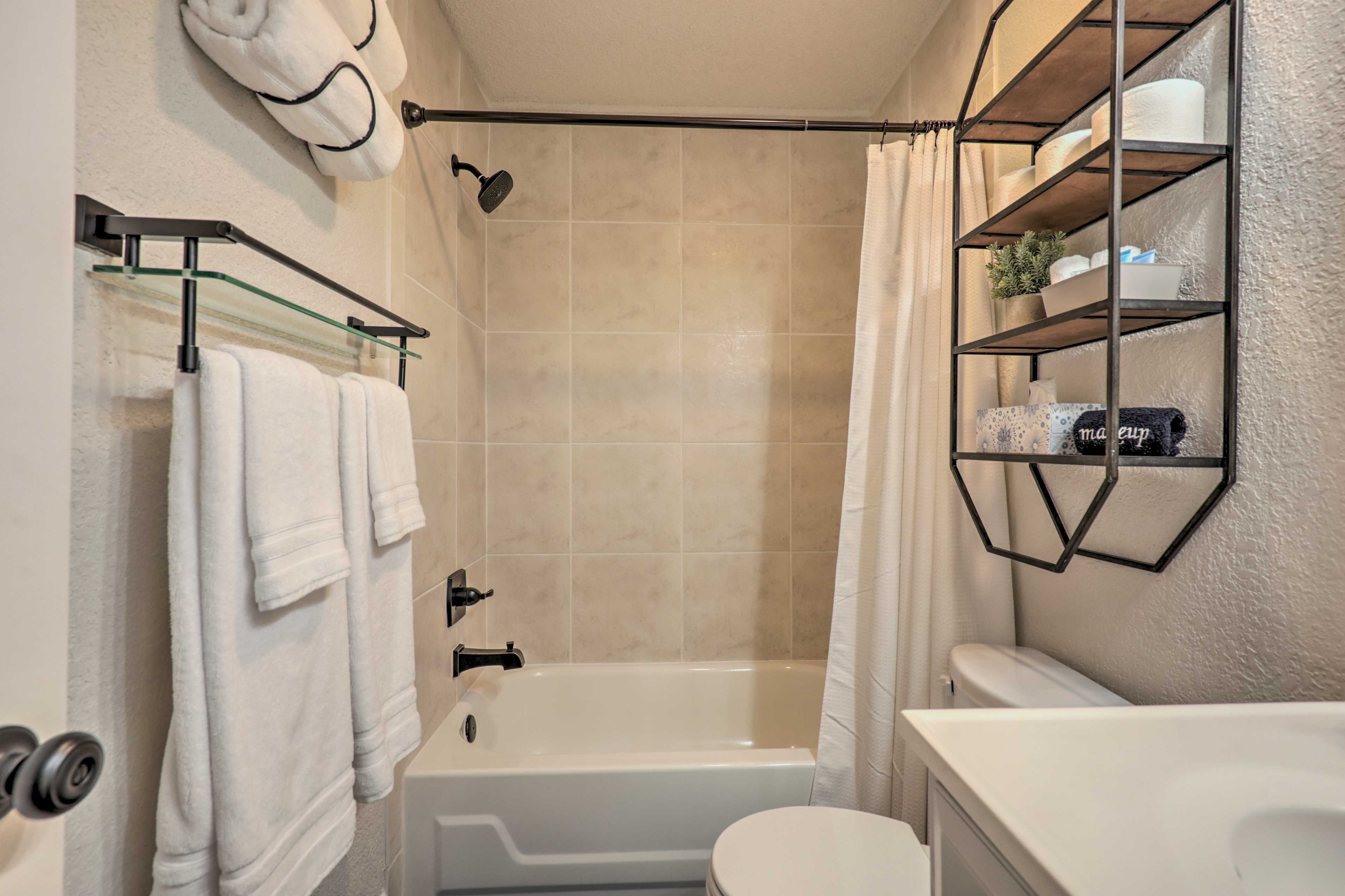 En-Suite Bathroom | Beach Towels Provided