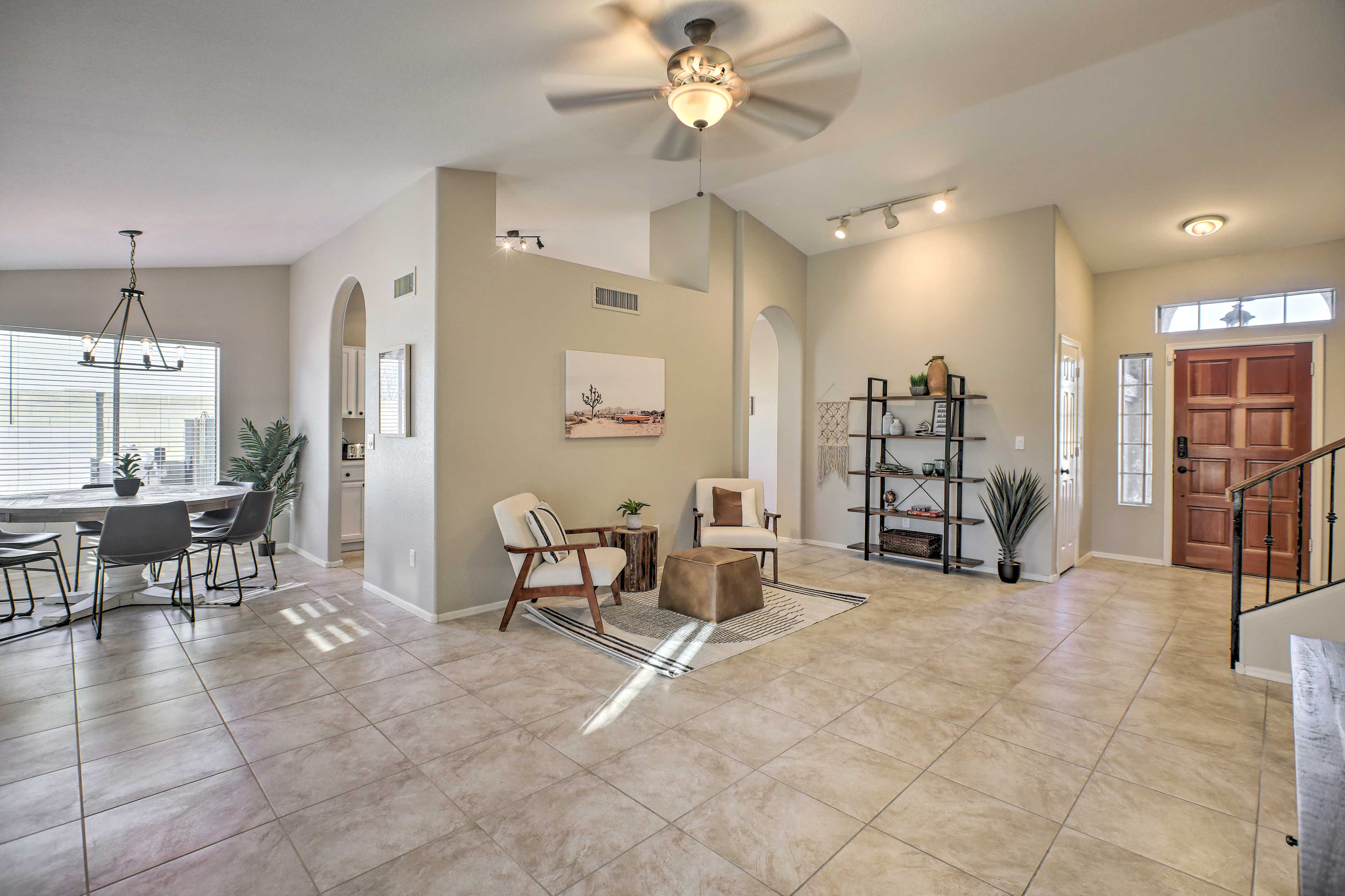 Additional Living Area | Dining Area