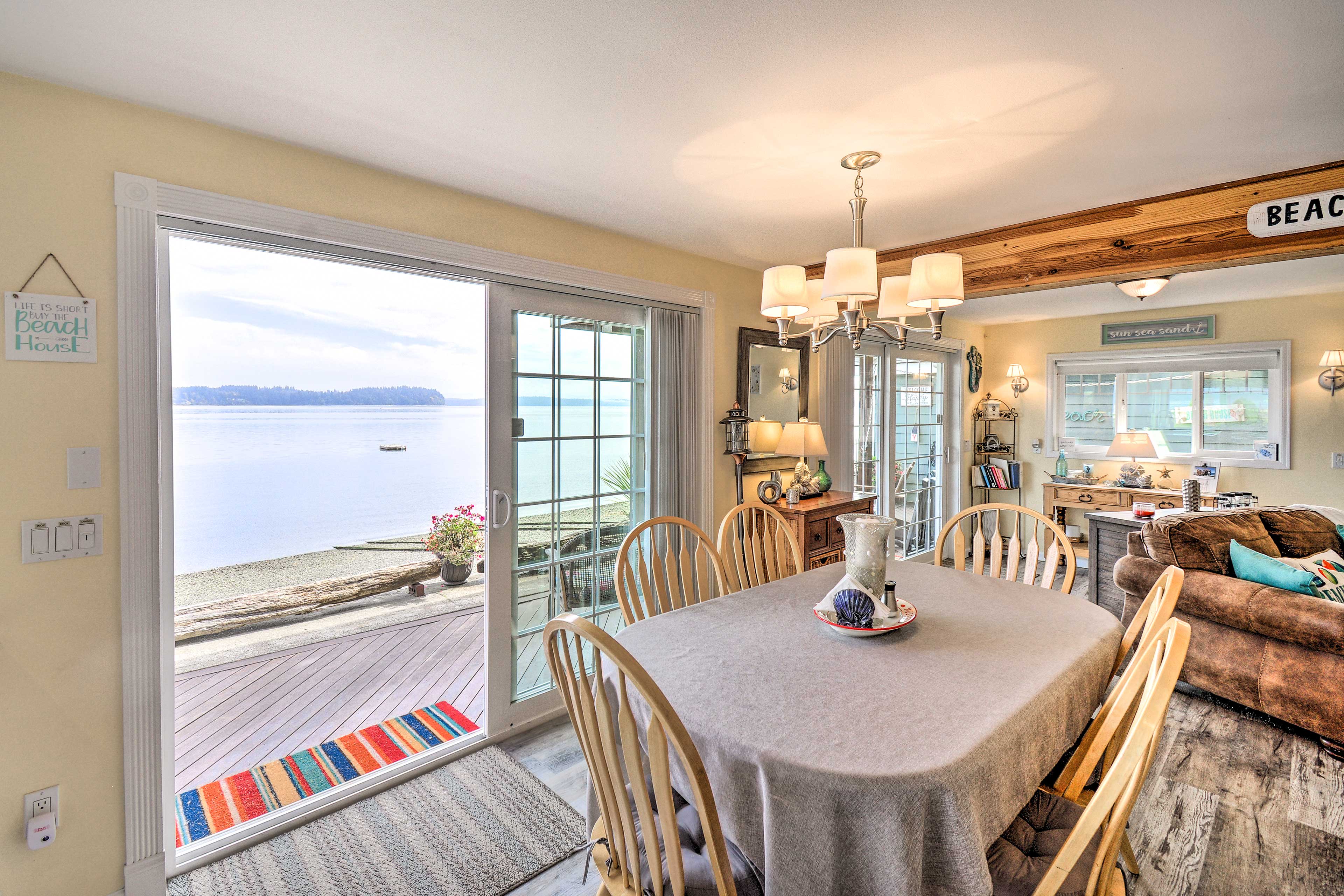 Dining Area | Dishware/Flatware