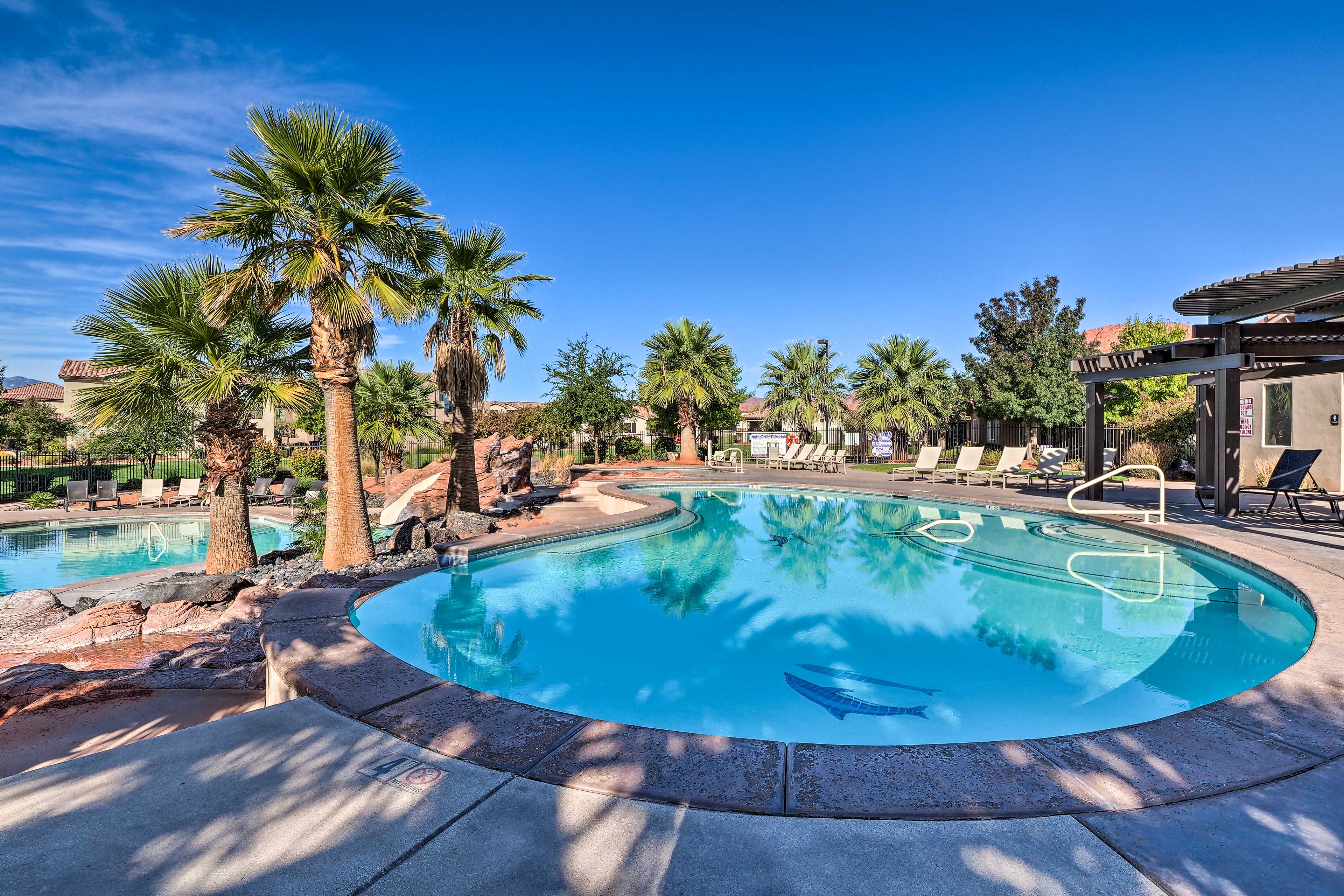 Community Amenities | Pools | Hot Tubs | Kids' Cove