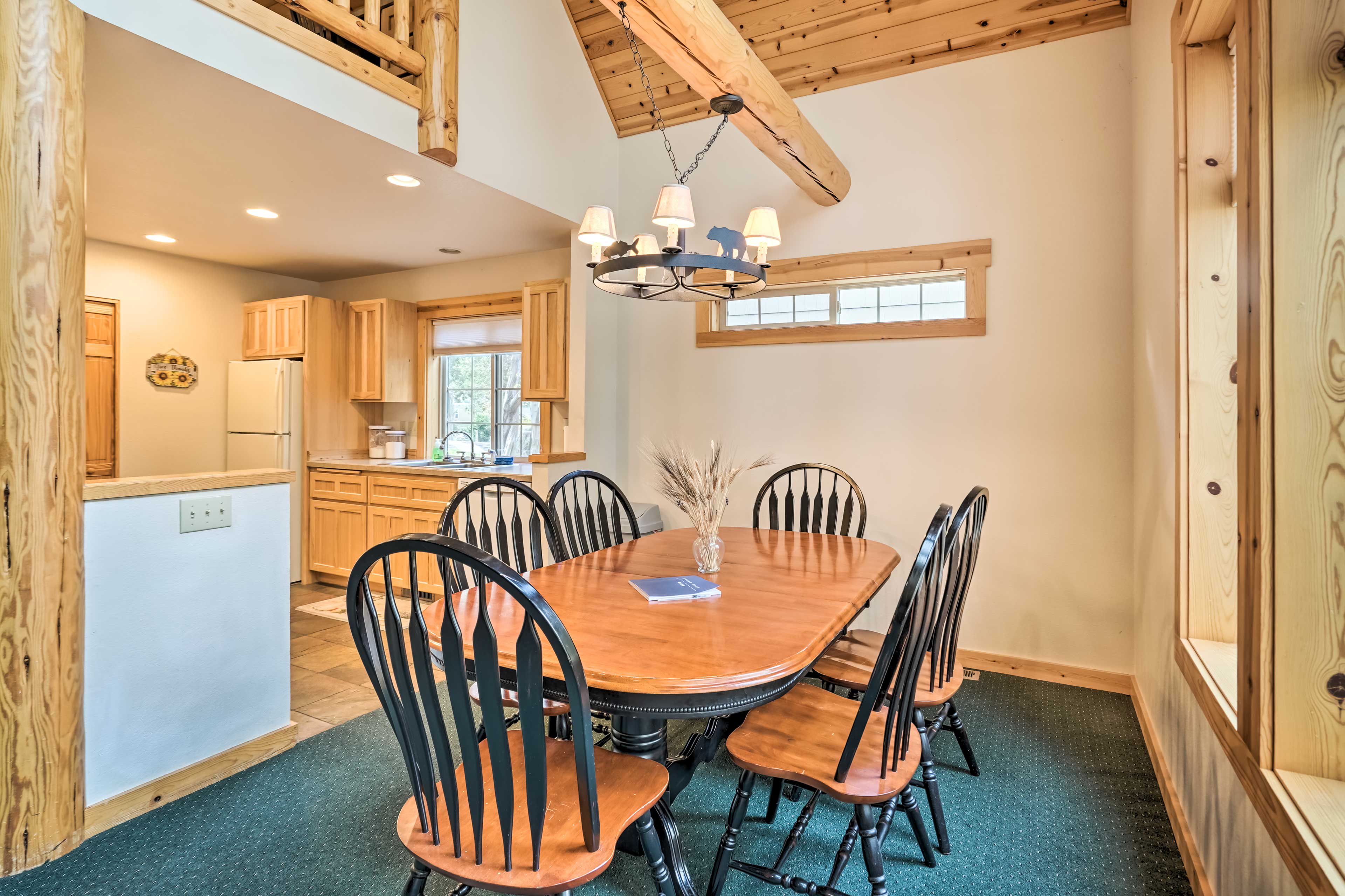 Dining Area | Main Floor | Dishware & Flatware Provided