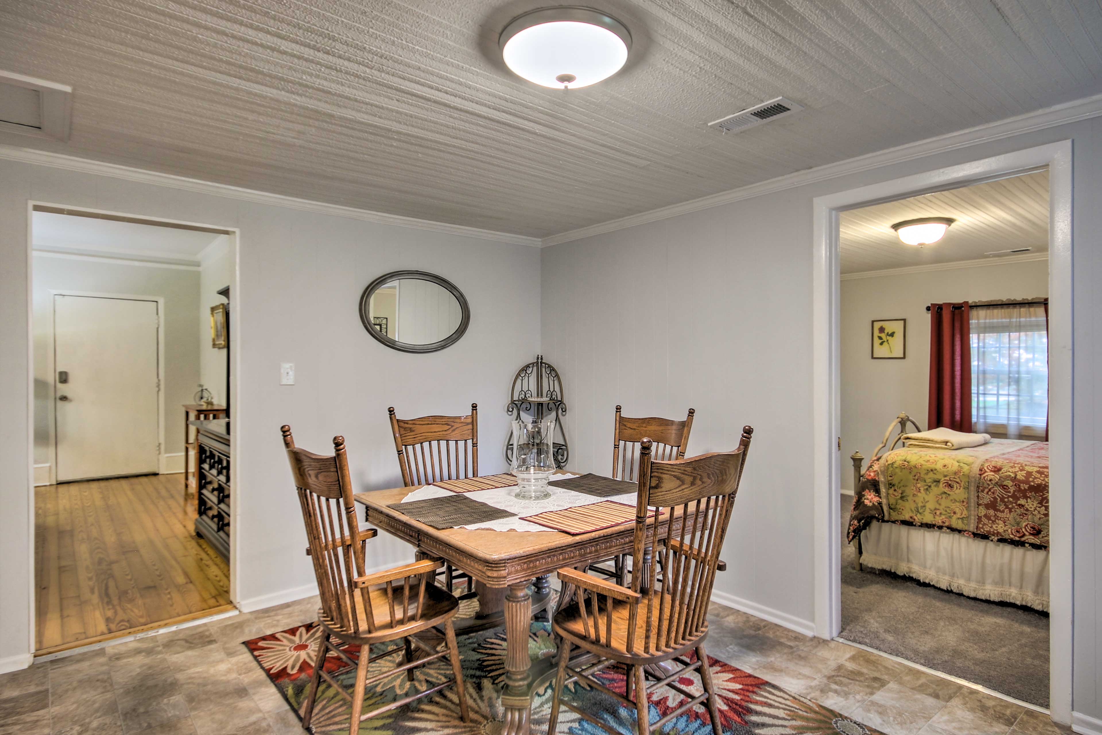 Dining Room | Dishware Provided