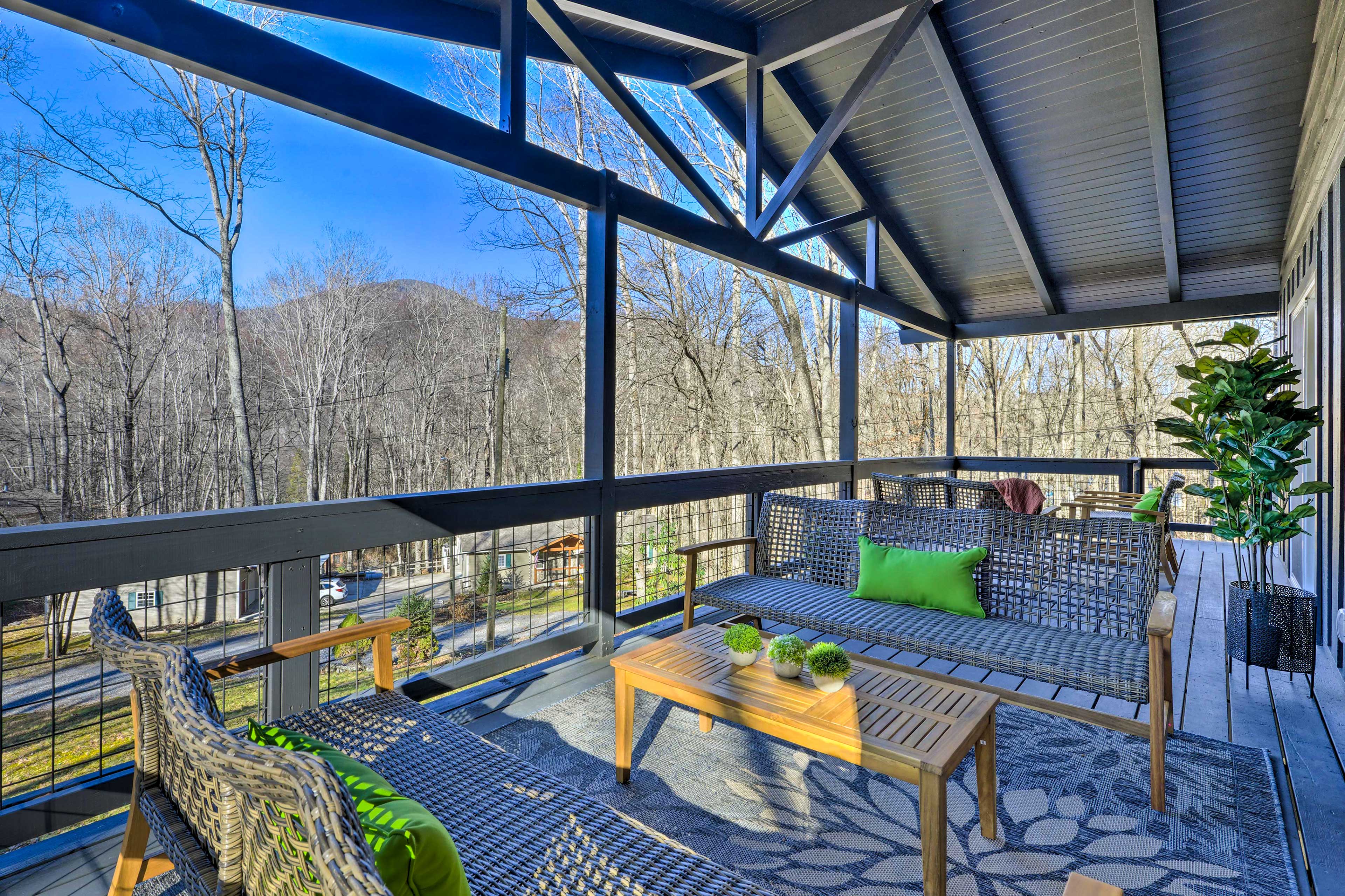 Maggie Valley Vacation Rental | 4BR | 2BA | 1,235 Sq Ft | Step-Free Entry