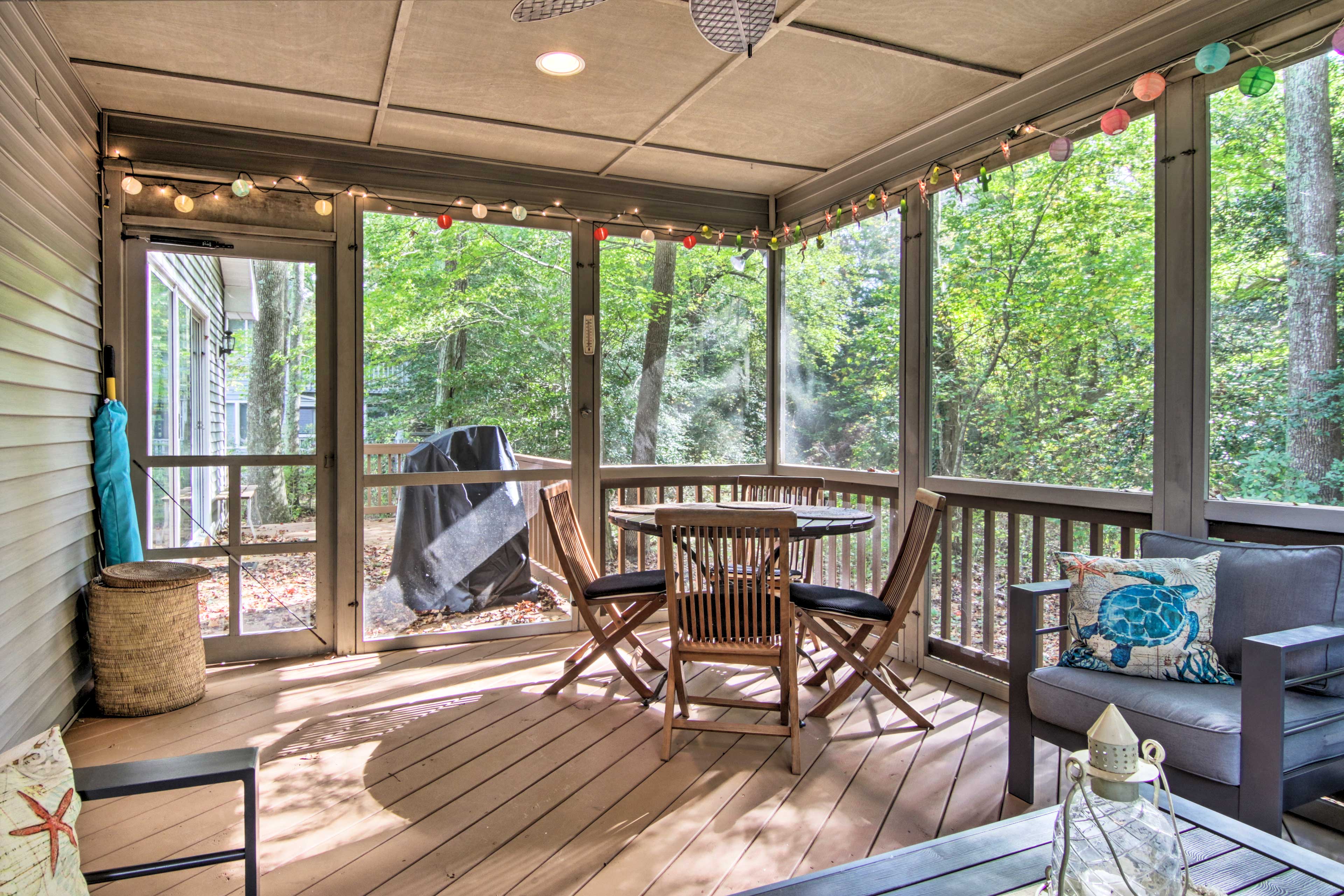 Screened-In Porch