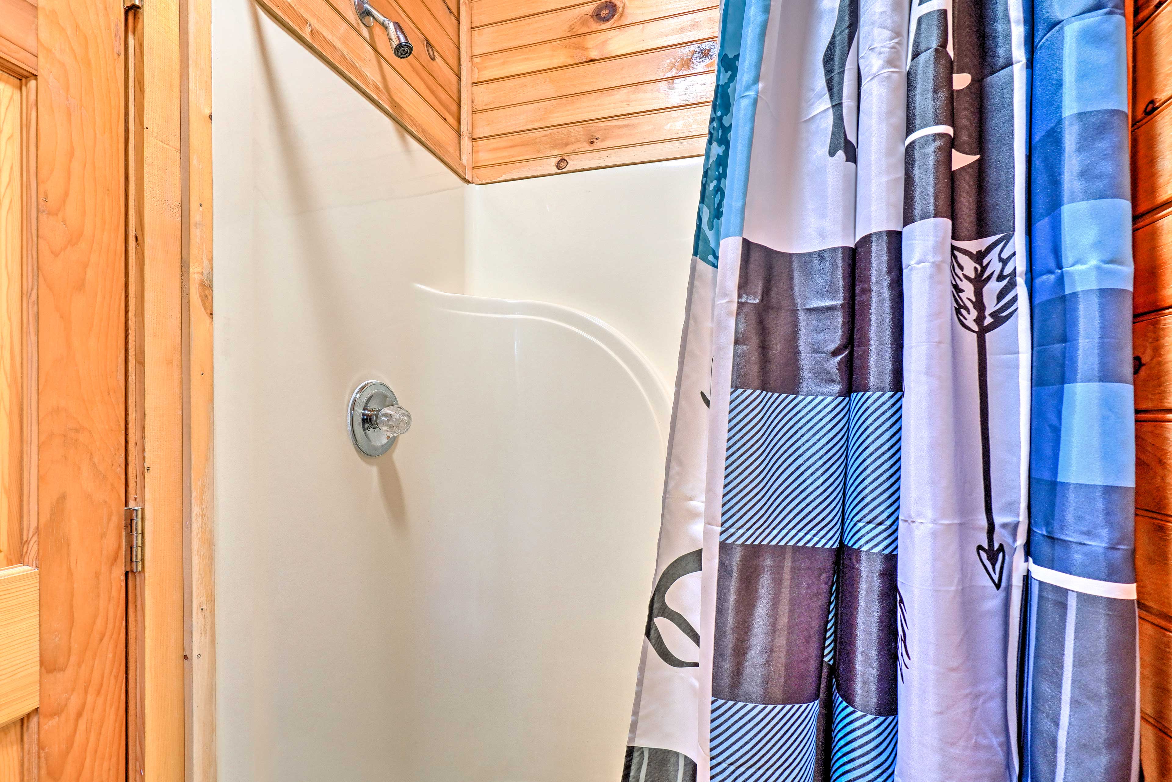 En-Suite Bathroom | Towels Provided