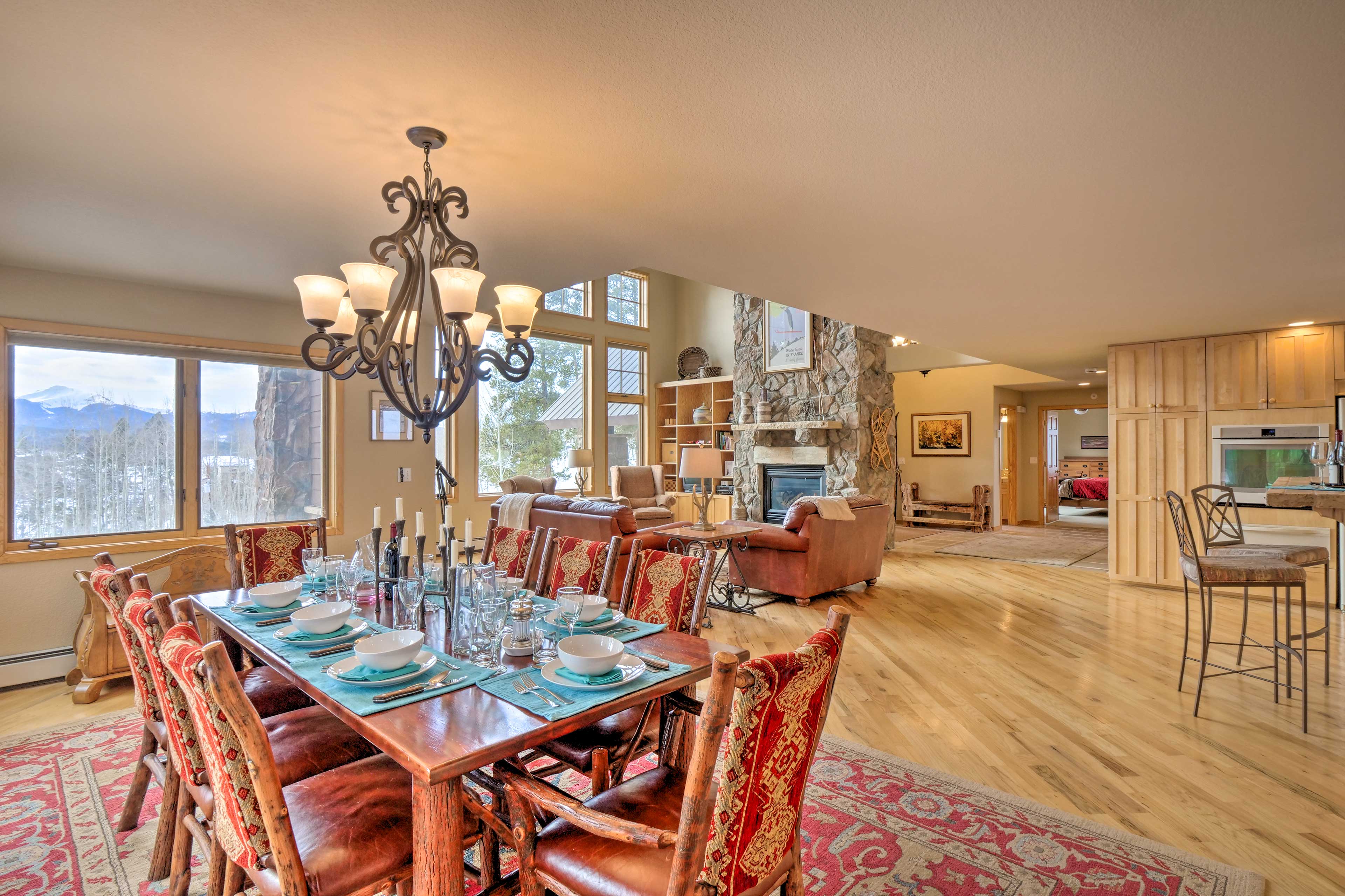 Dining Room | Dishware/Flatware