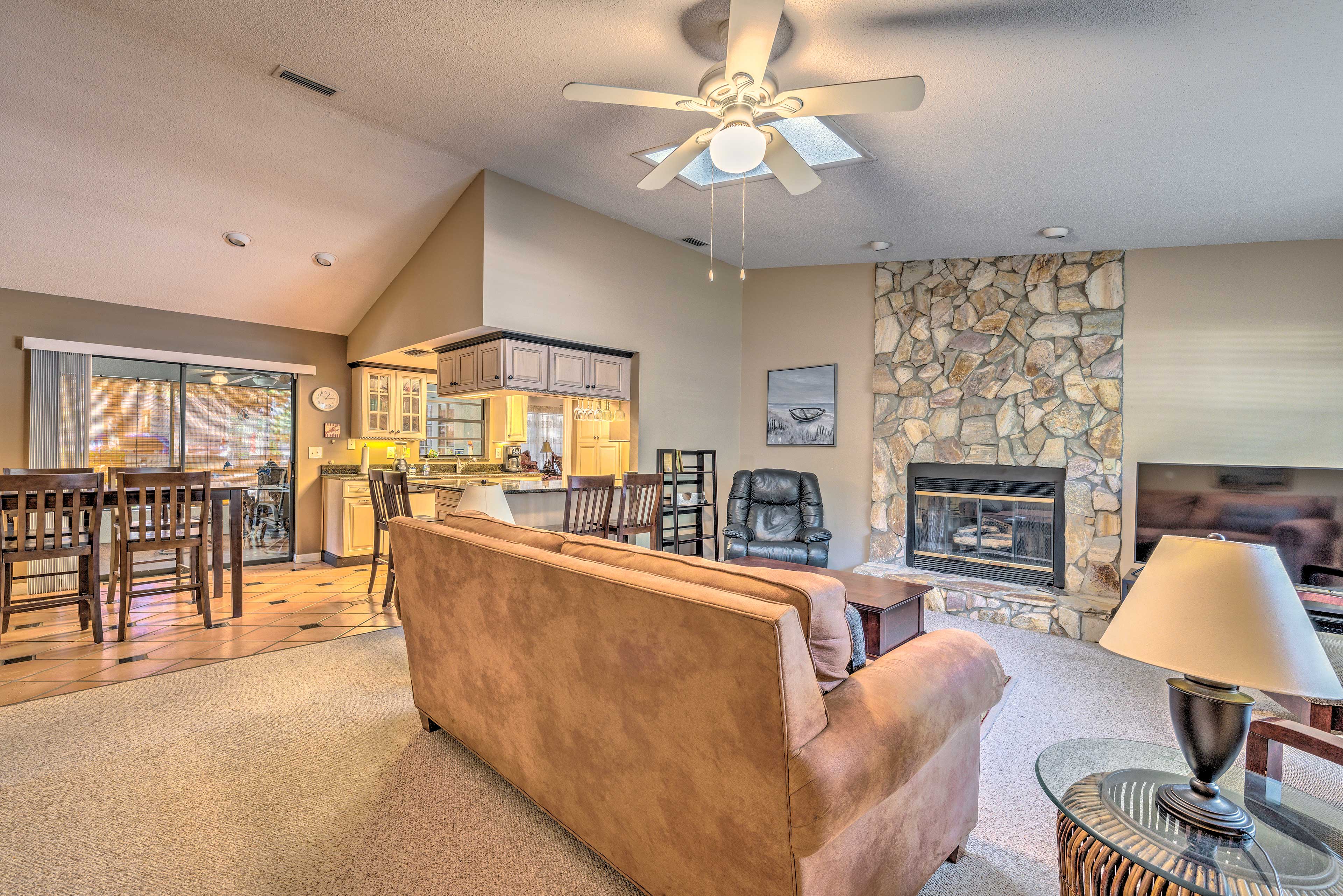 Living Room | Single-Story Home | Gas Fireplace