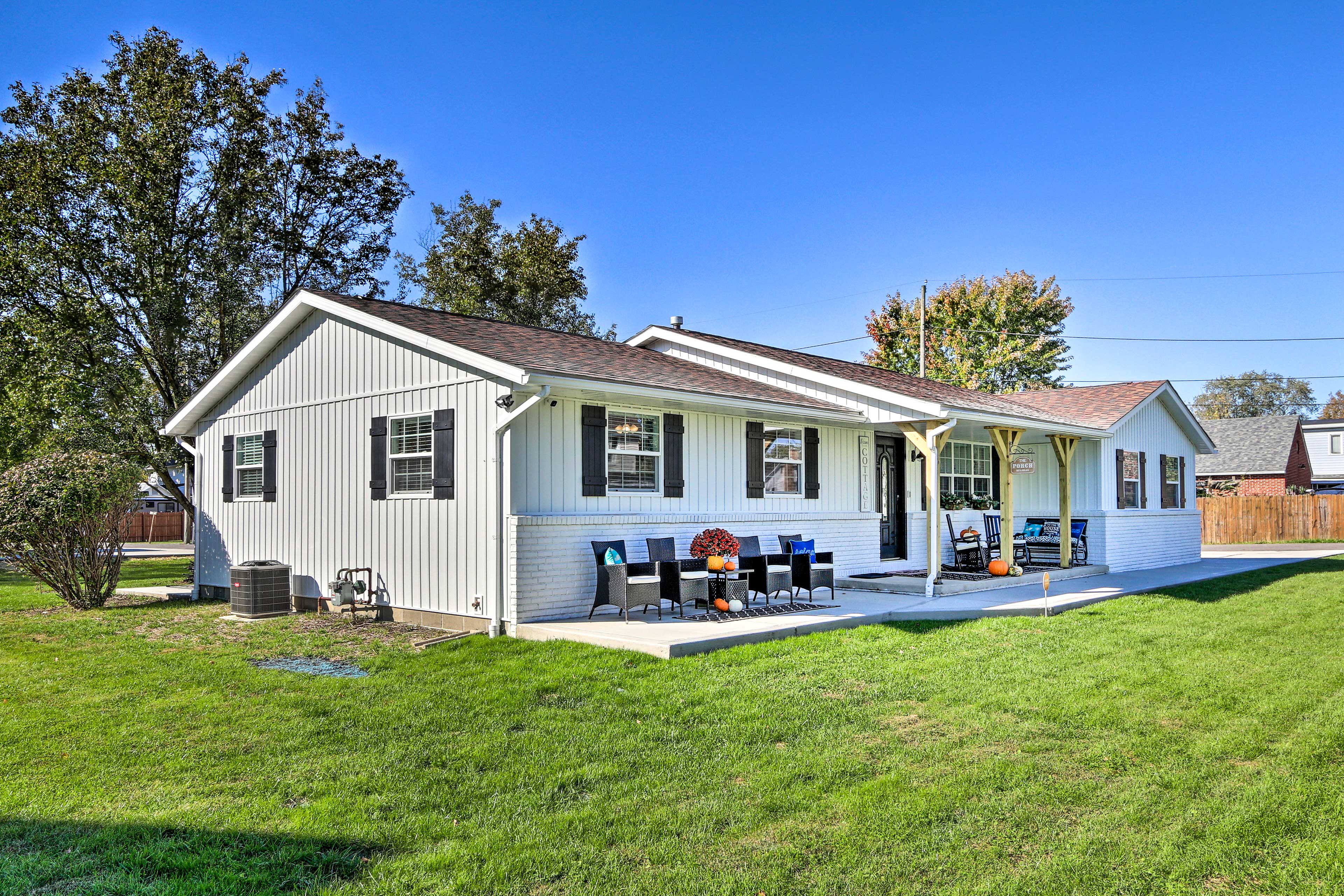 Property Exterior | Front Patio