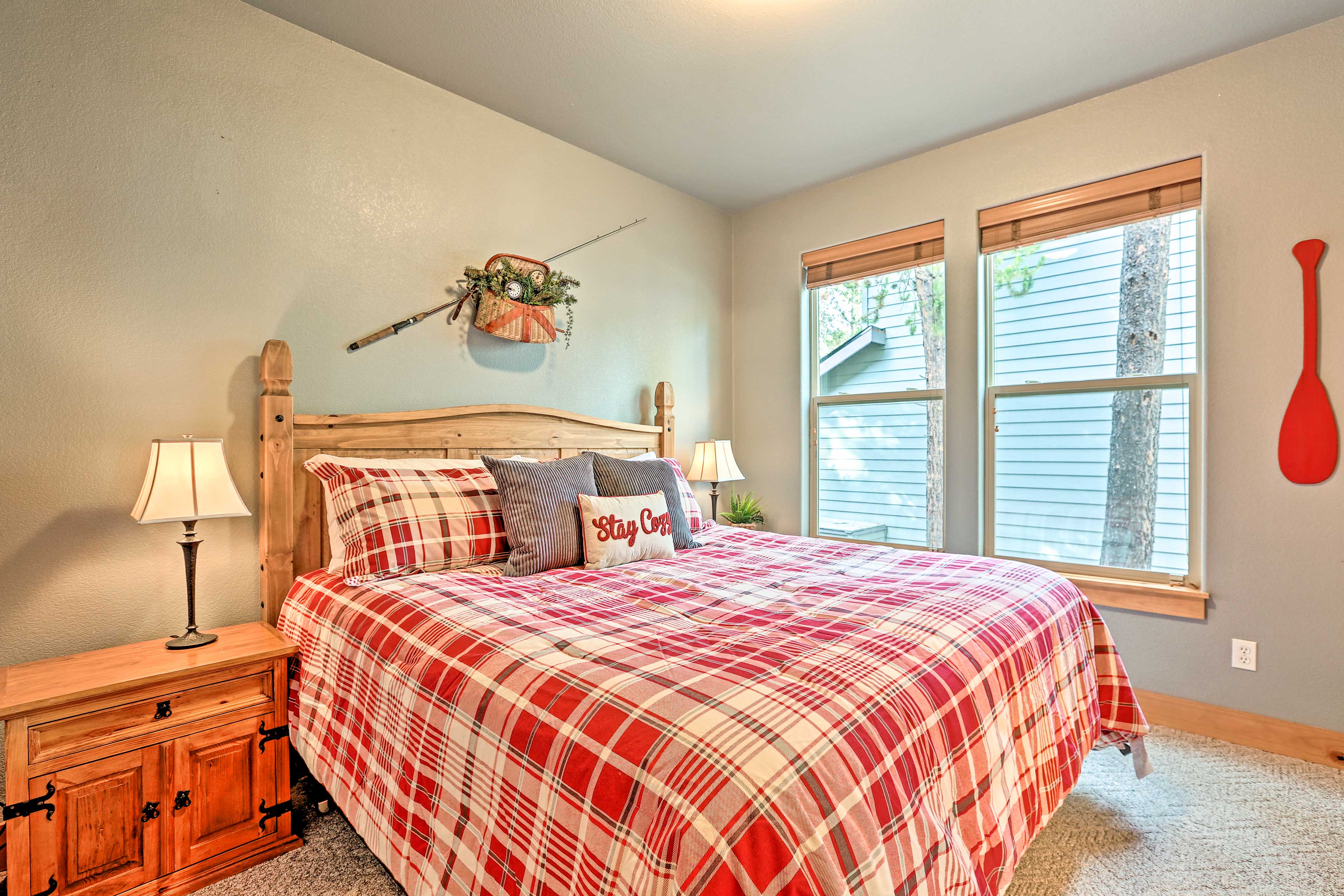 Bedroom 3 | King Bed | Jack-and-Jill Bathroom