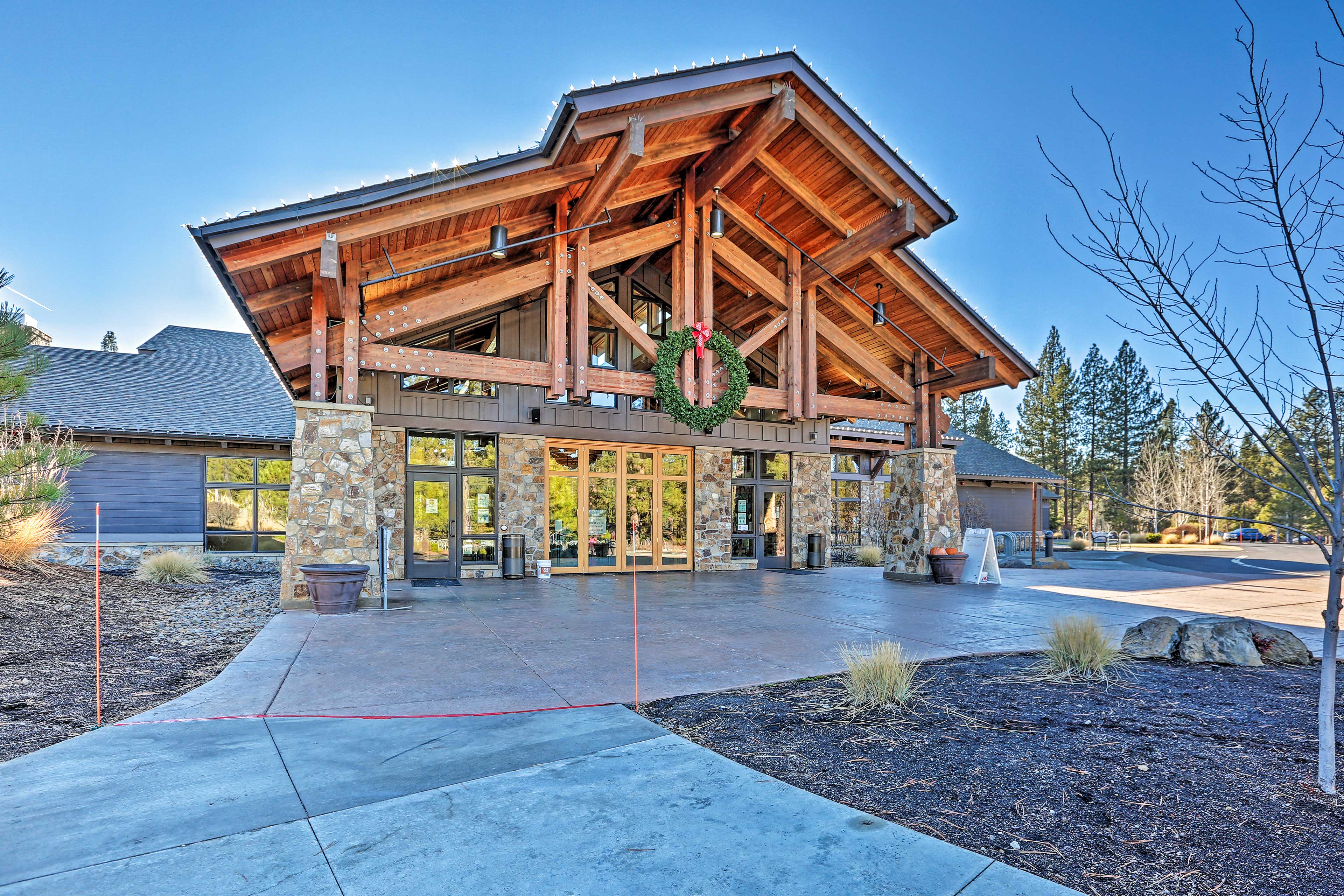 Sunriver Homeowners Aquatic & Recreation Center