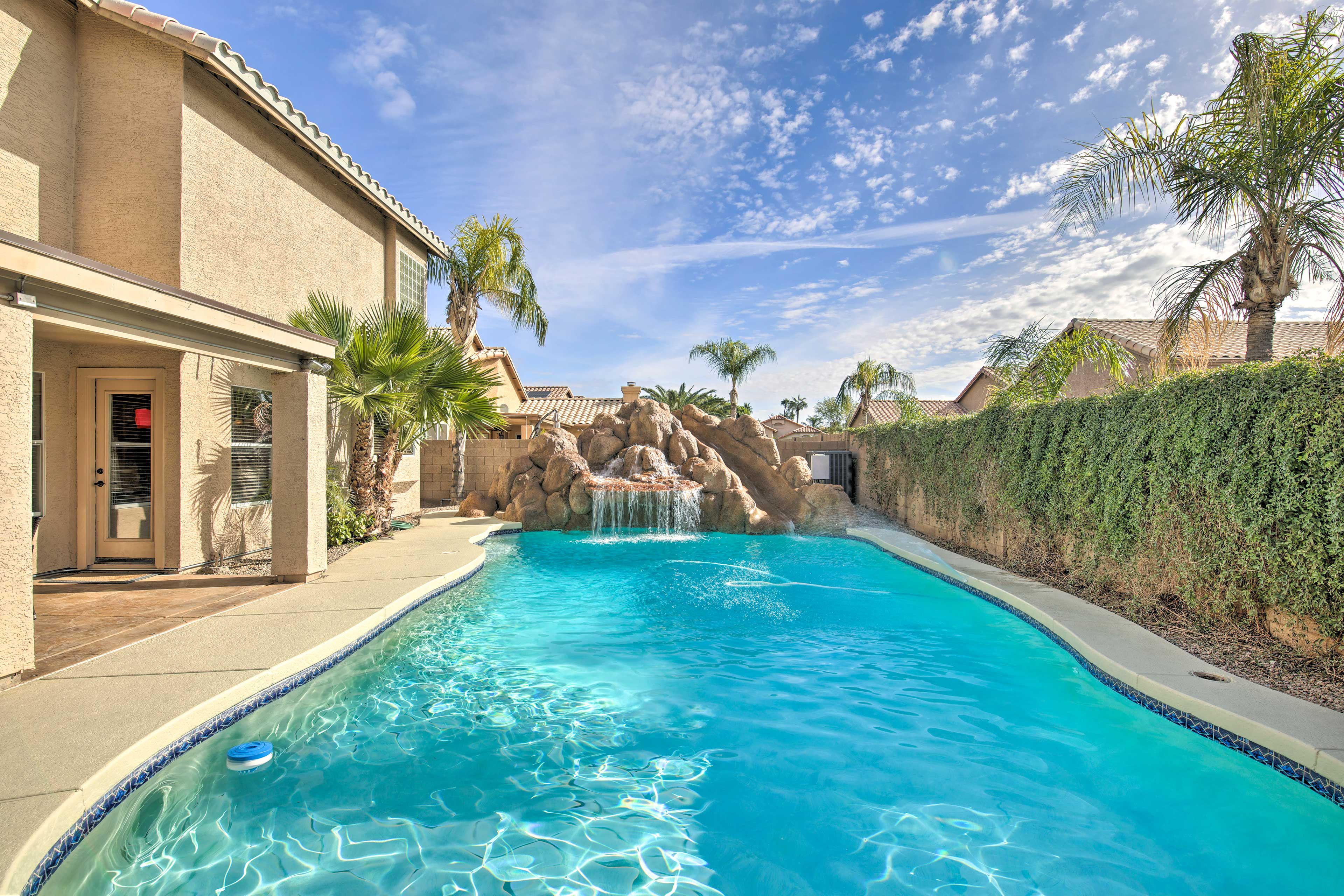 Gilbert Vacation Rental | 4BR | 3BA | 3,530 Sq Ft | Step-Free Entry