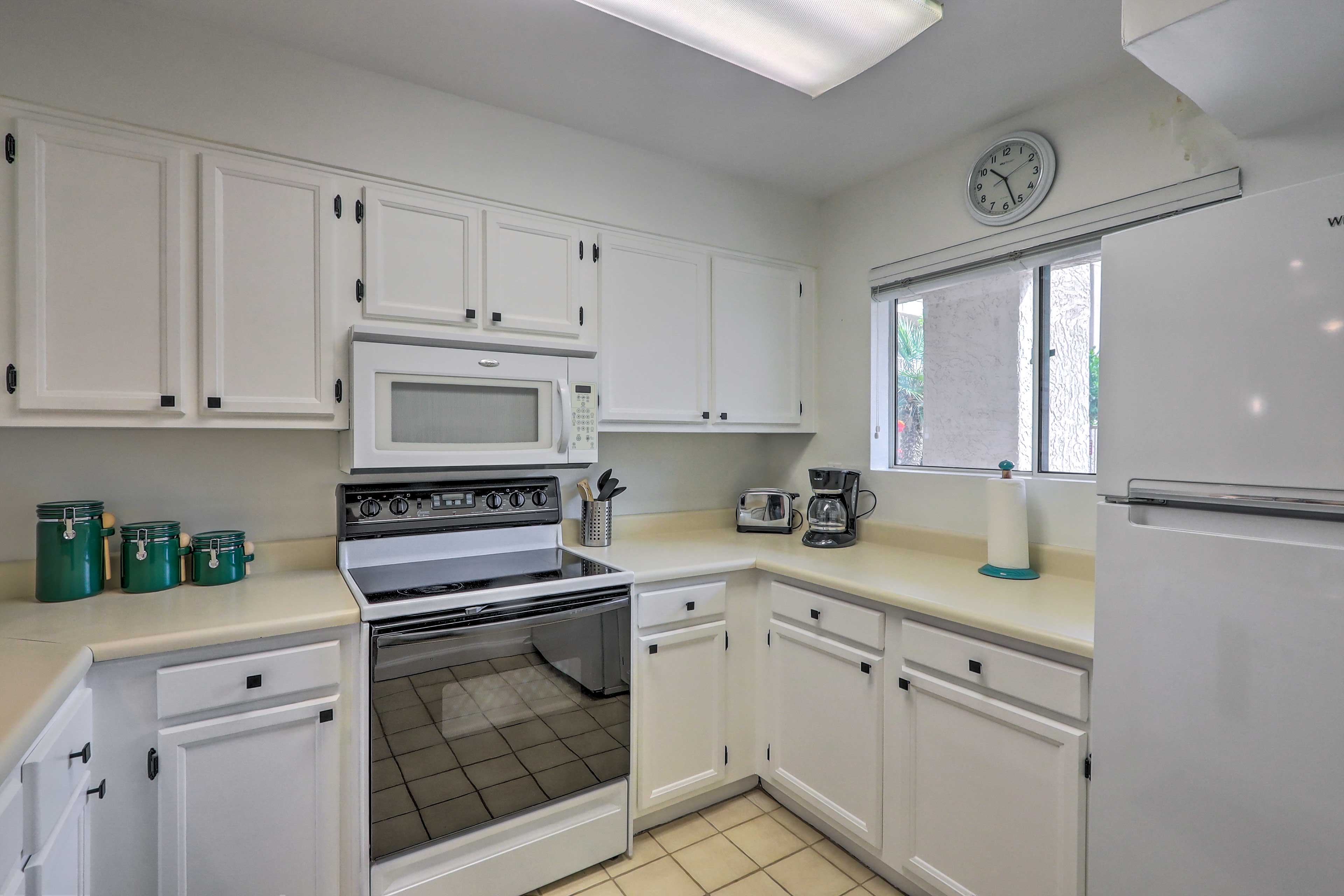 Fully Equipped Kitchen | Toaster | Coffee Maker