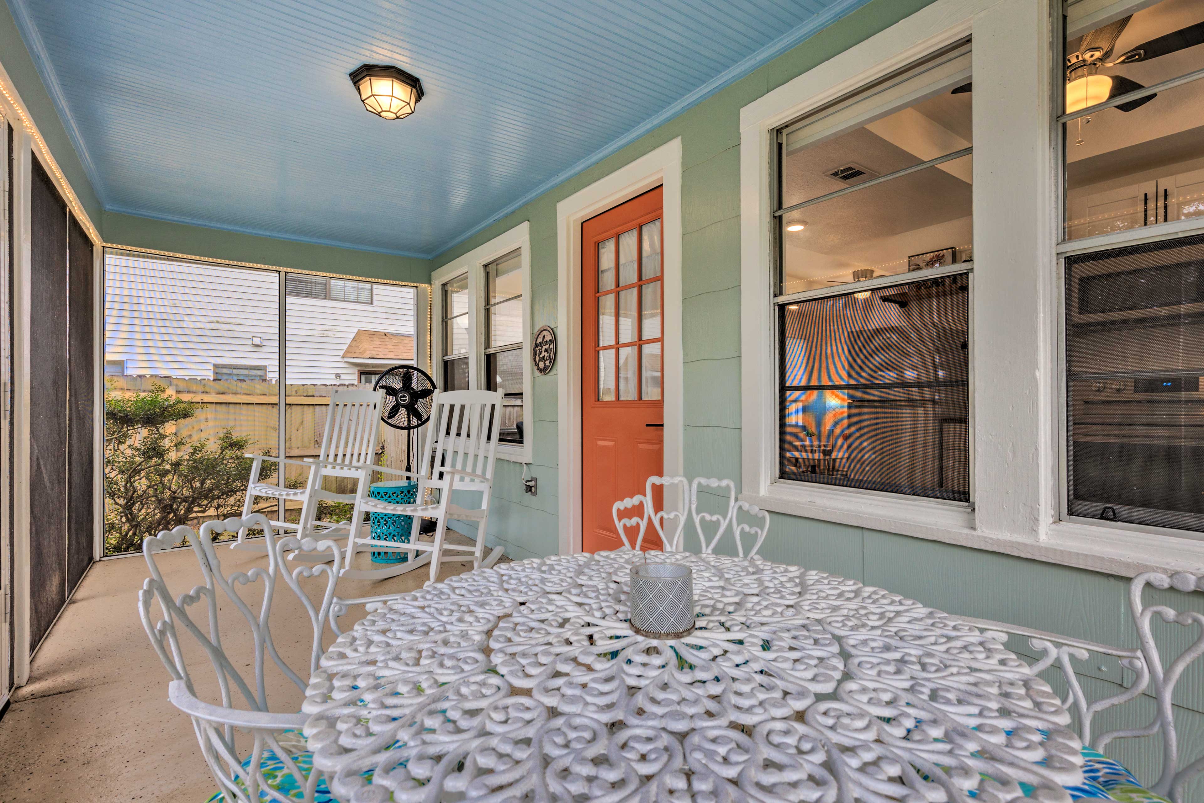 Screened-In Porch