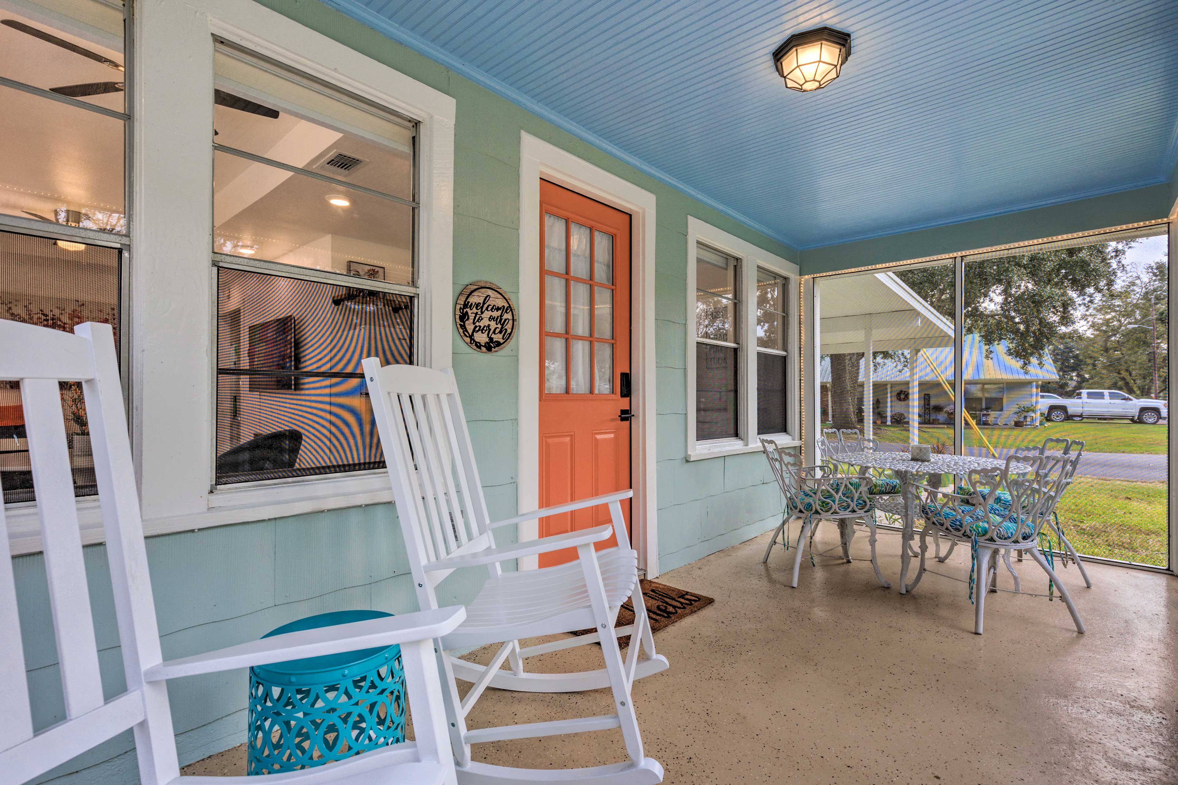 Charming Gulf Coast Cottage - 1 Mile to the Coast!