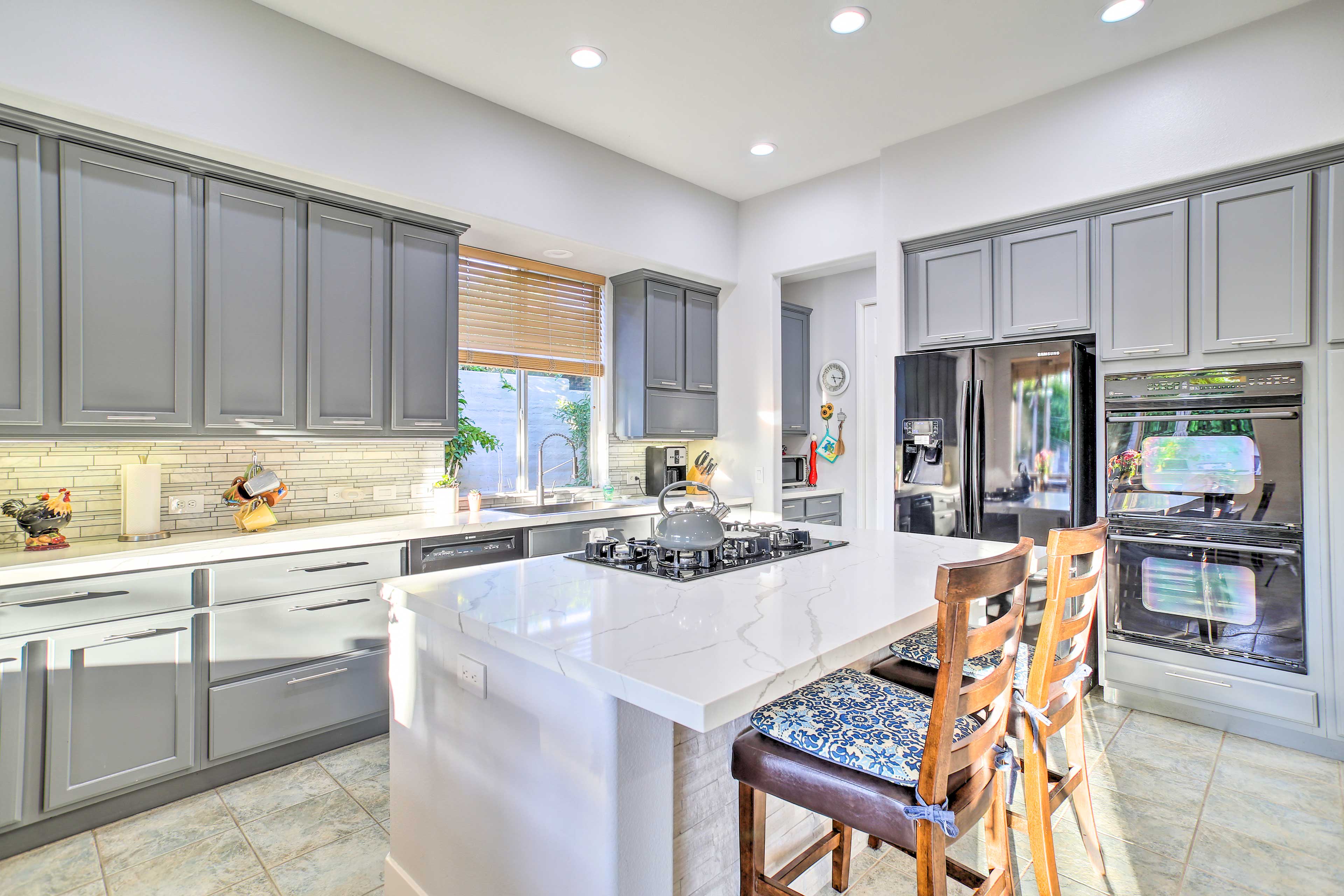 Kitchen | Countertop Seating for 2