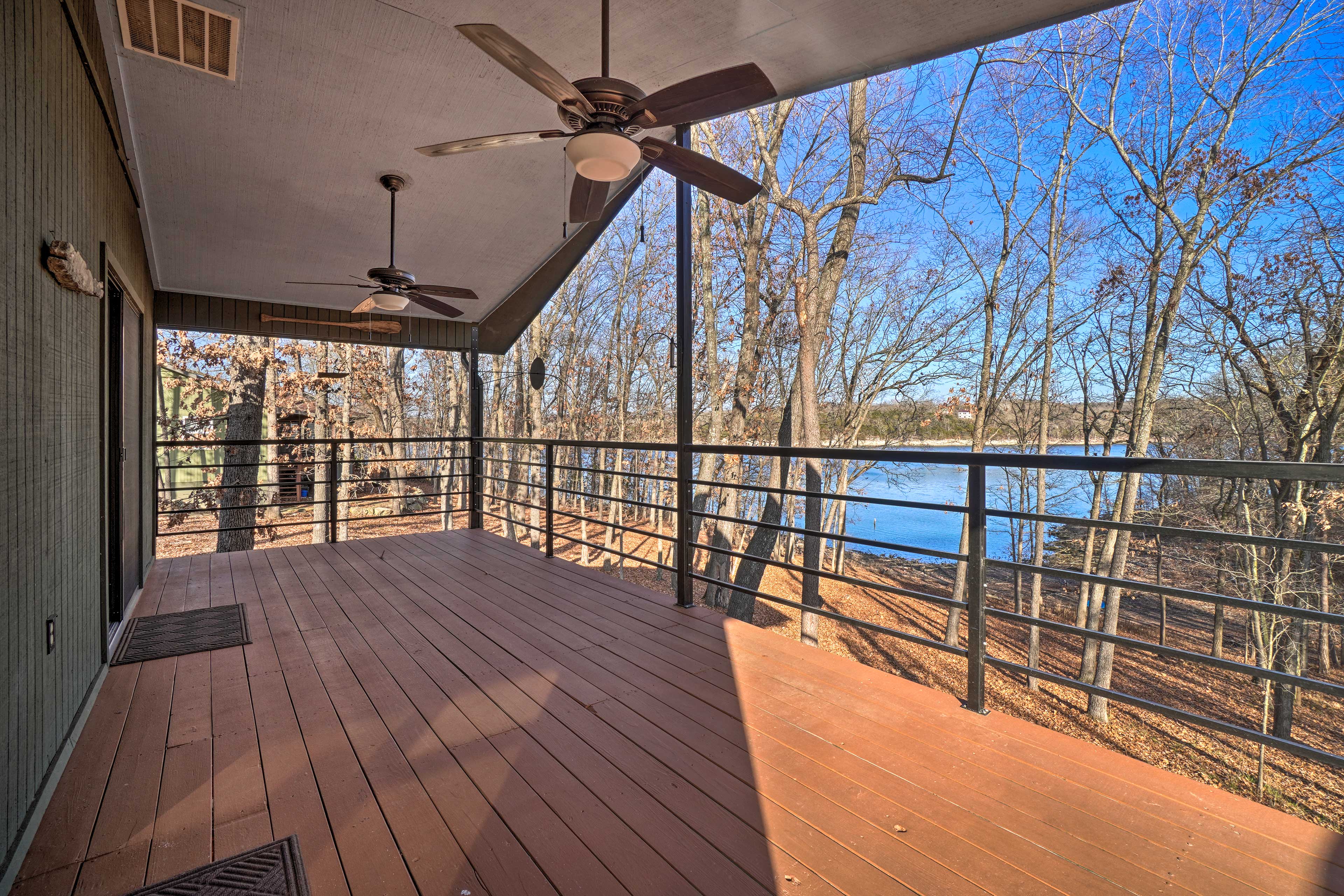 Deck | Table Rock Lake Views