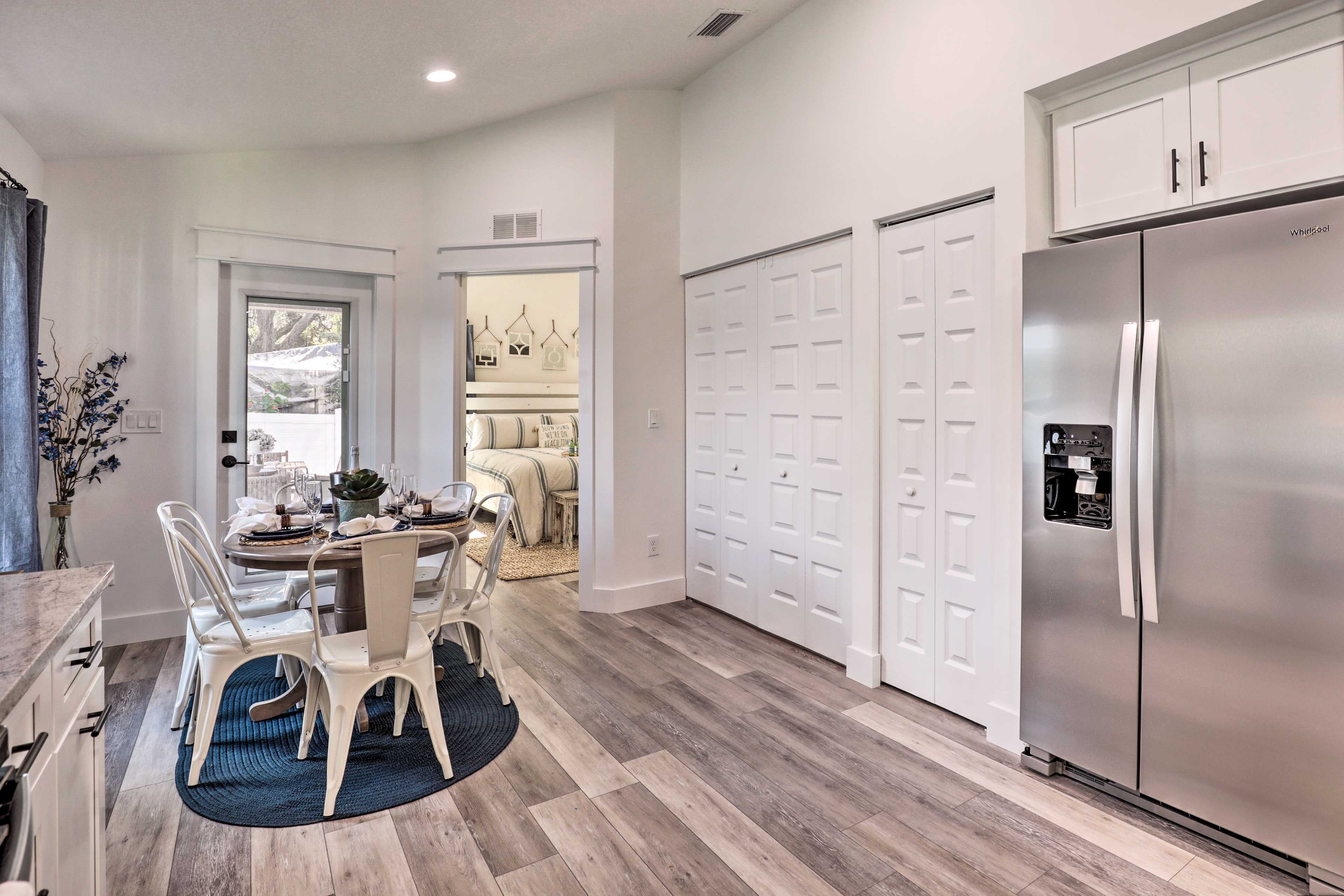 Dining Area | Dishware & Flatware