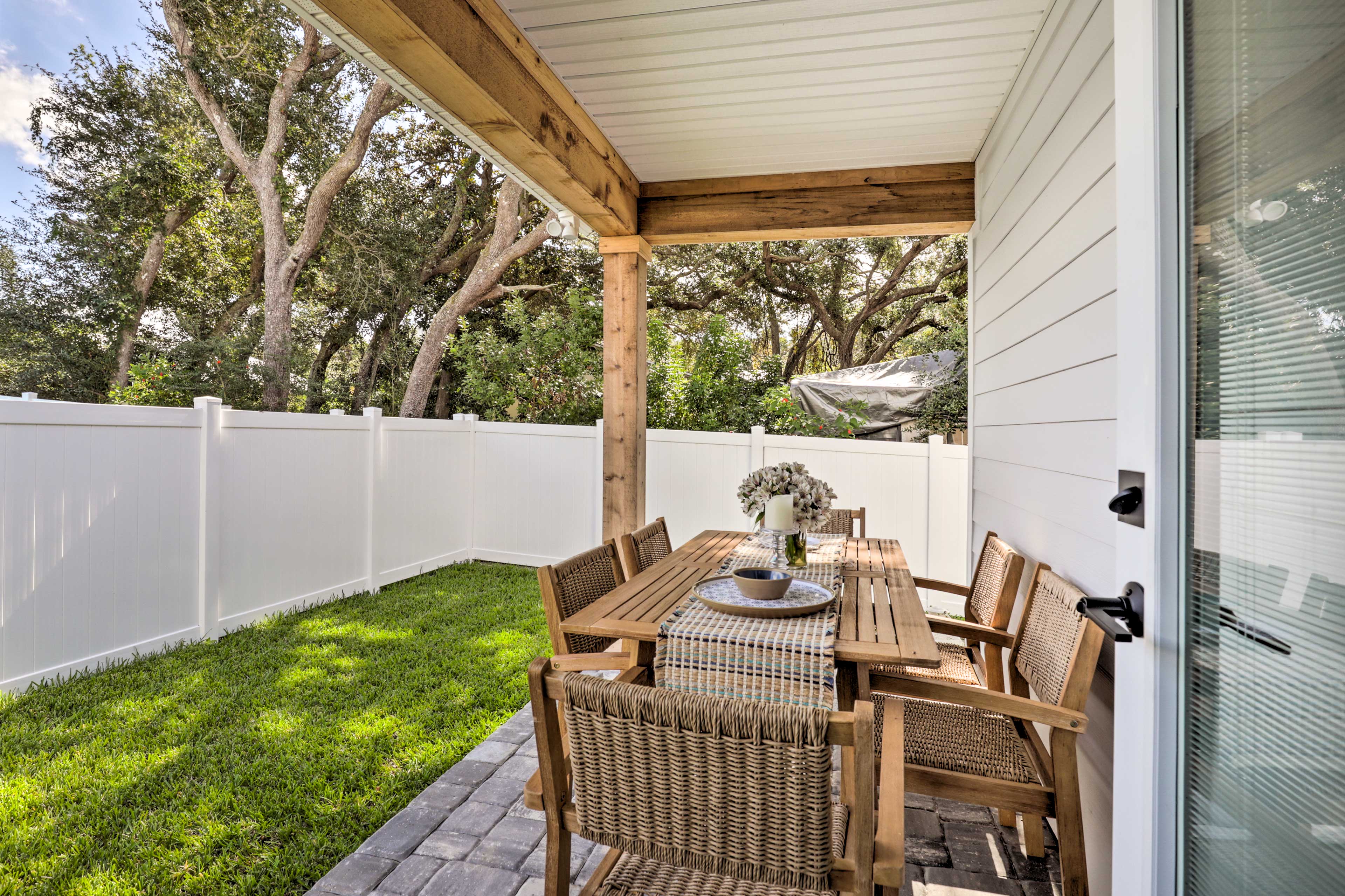 Outdoor Dining Area