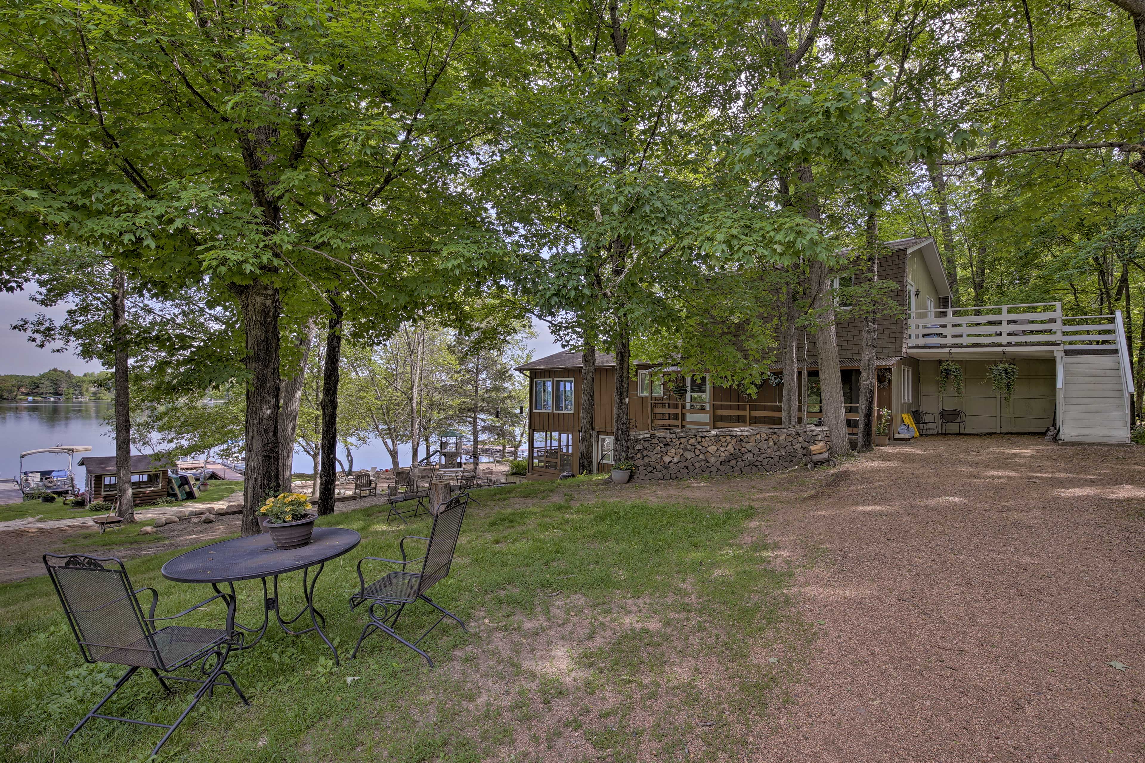 Parking | Carport (2 Vehicles) | Garage (4 Vehicles) | Shared Driveway