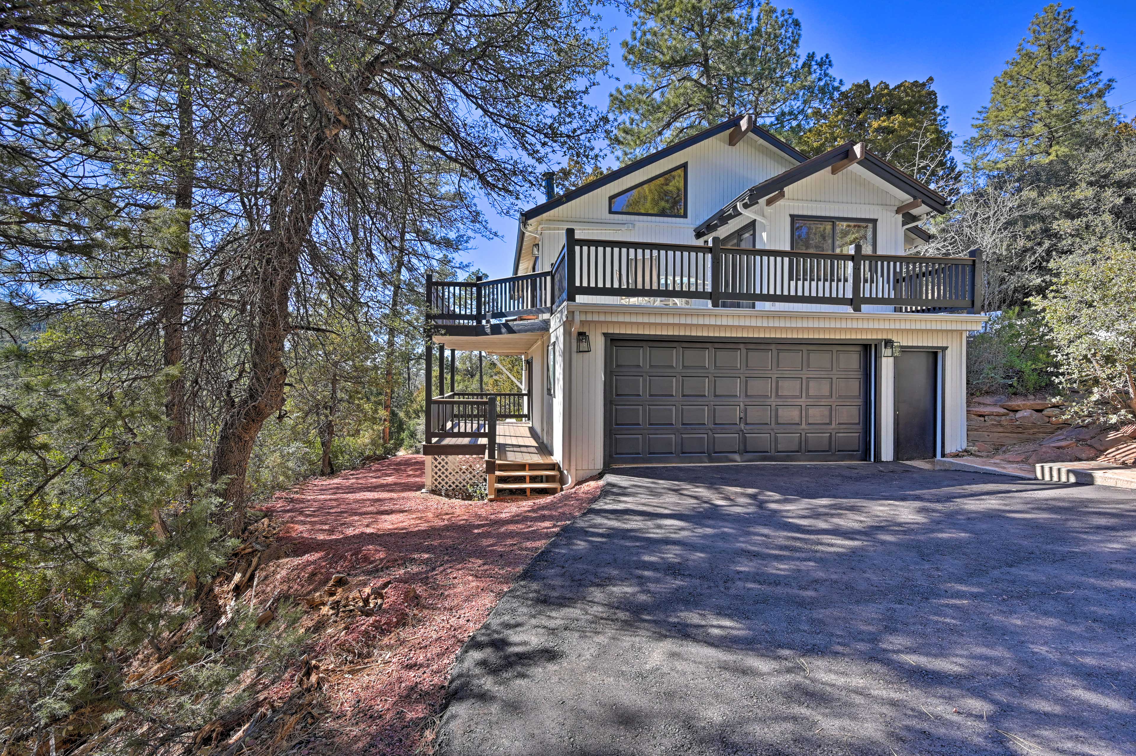 Cabin Exterior | Driveway (2 Vehicles)