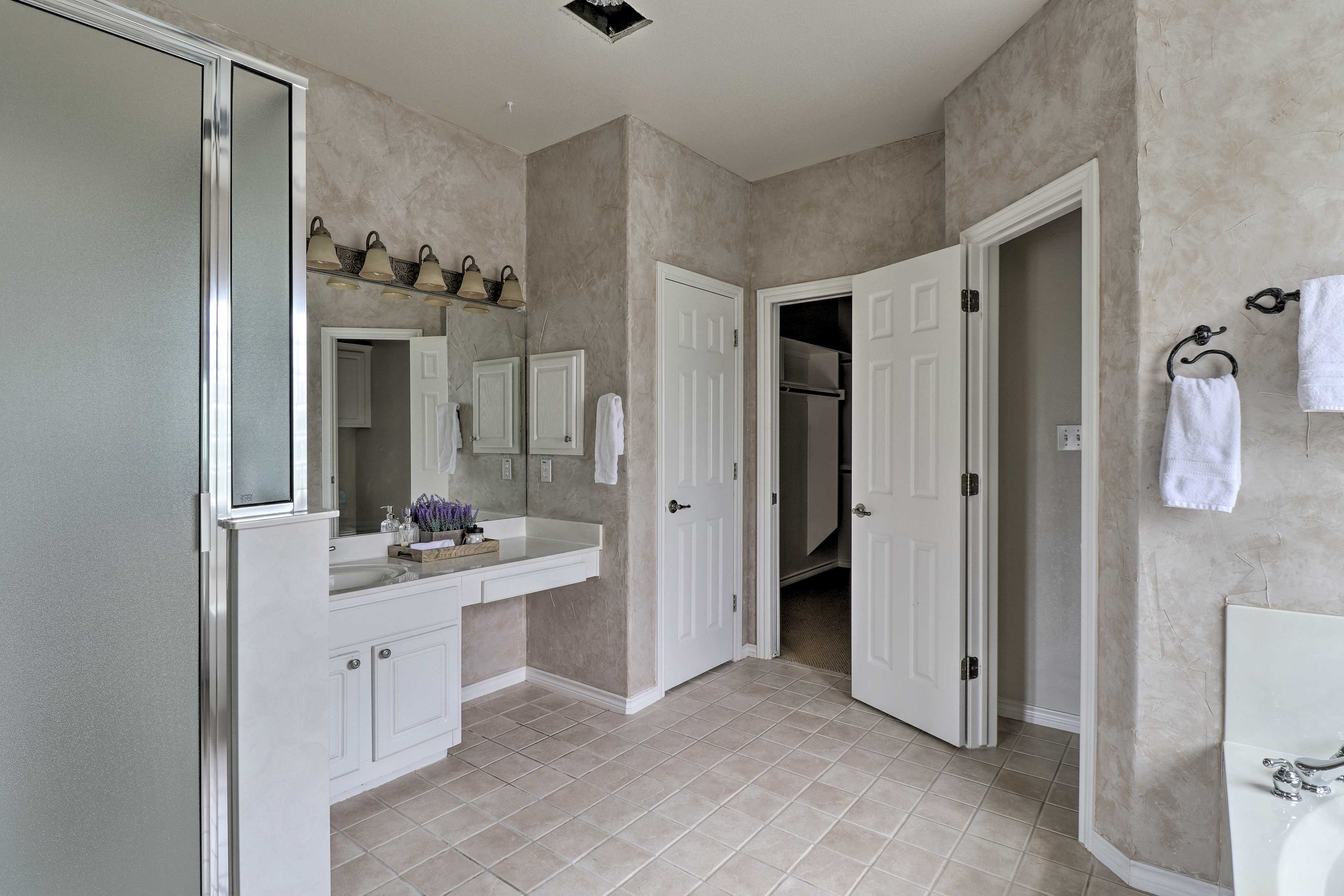 En-Suite Bathroom | Walk-In Closet