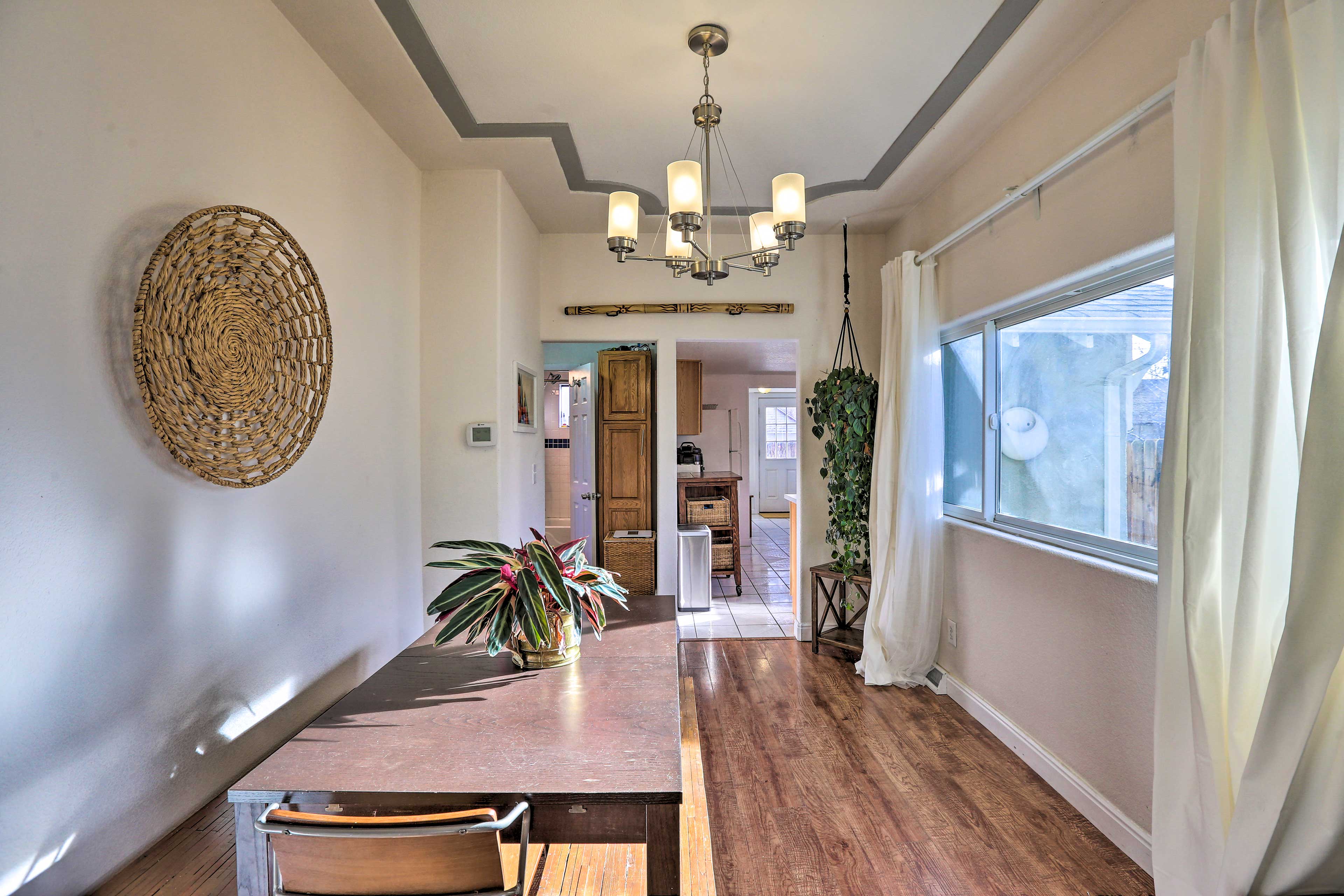 Dining Room | 6-Person Dining Table