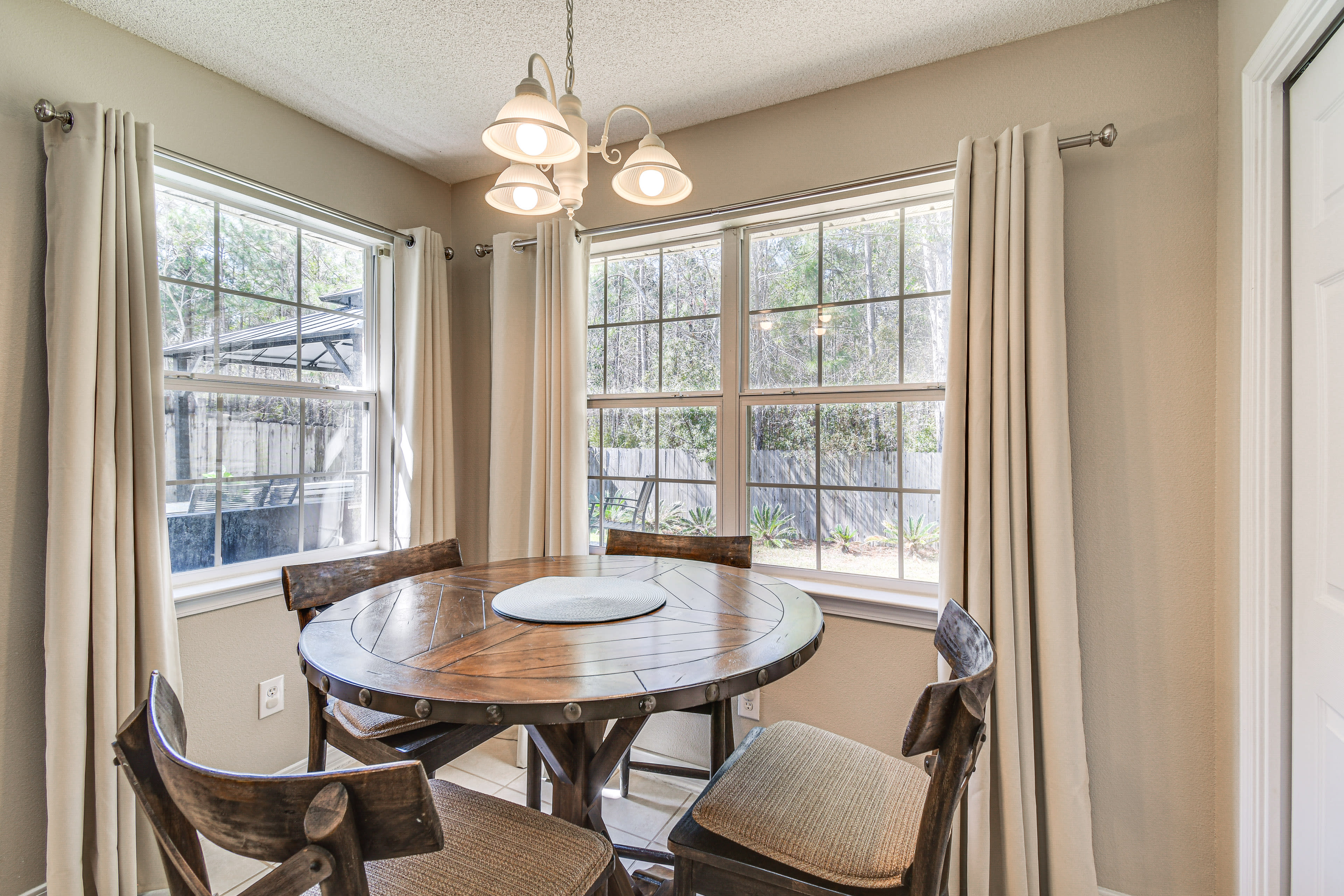 Additional Dining Area