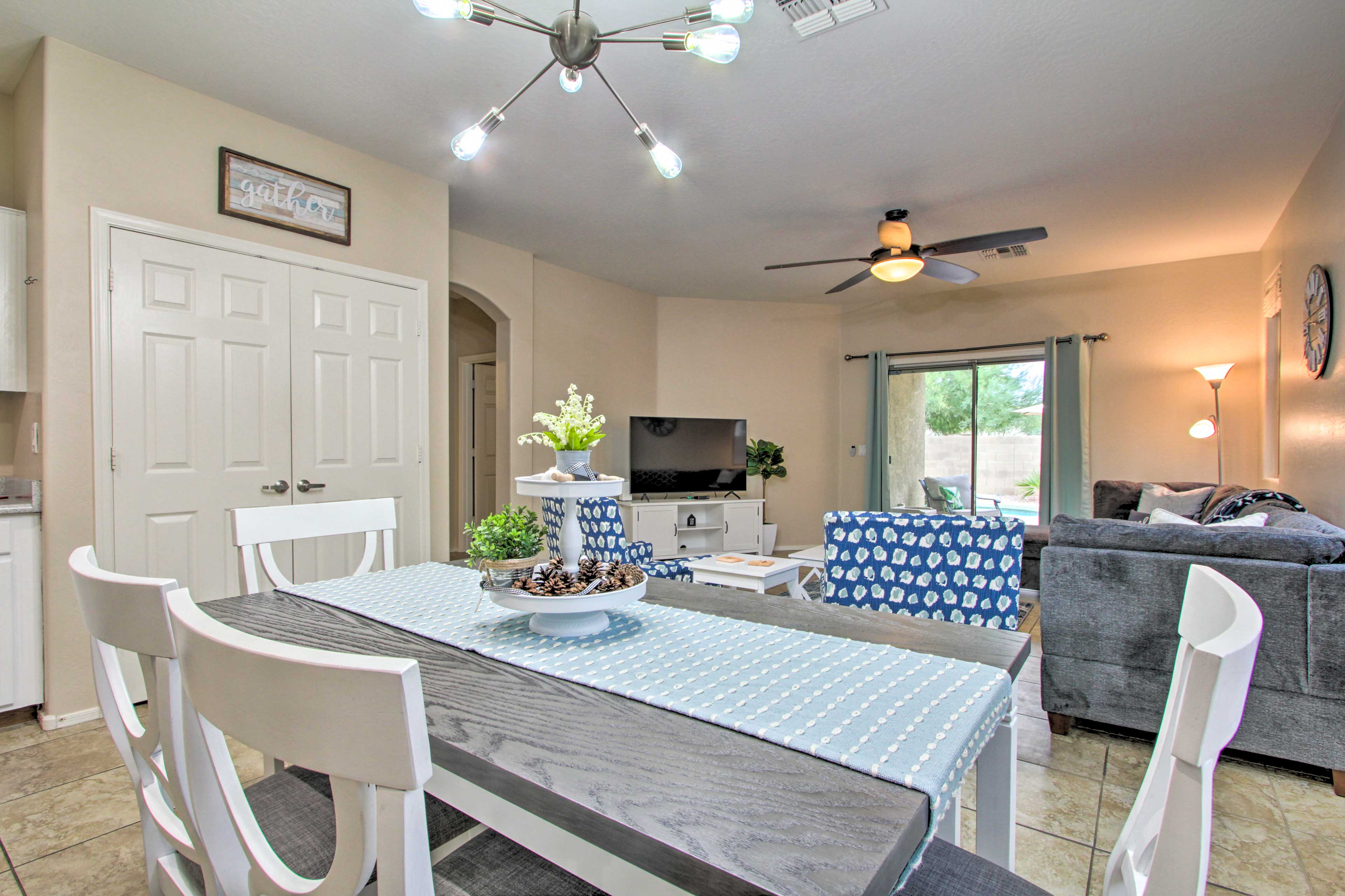 Dining Area | Dishware & Flatware Provided