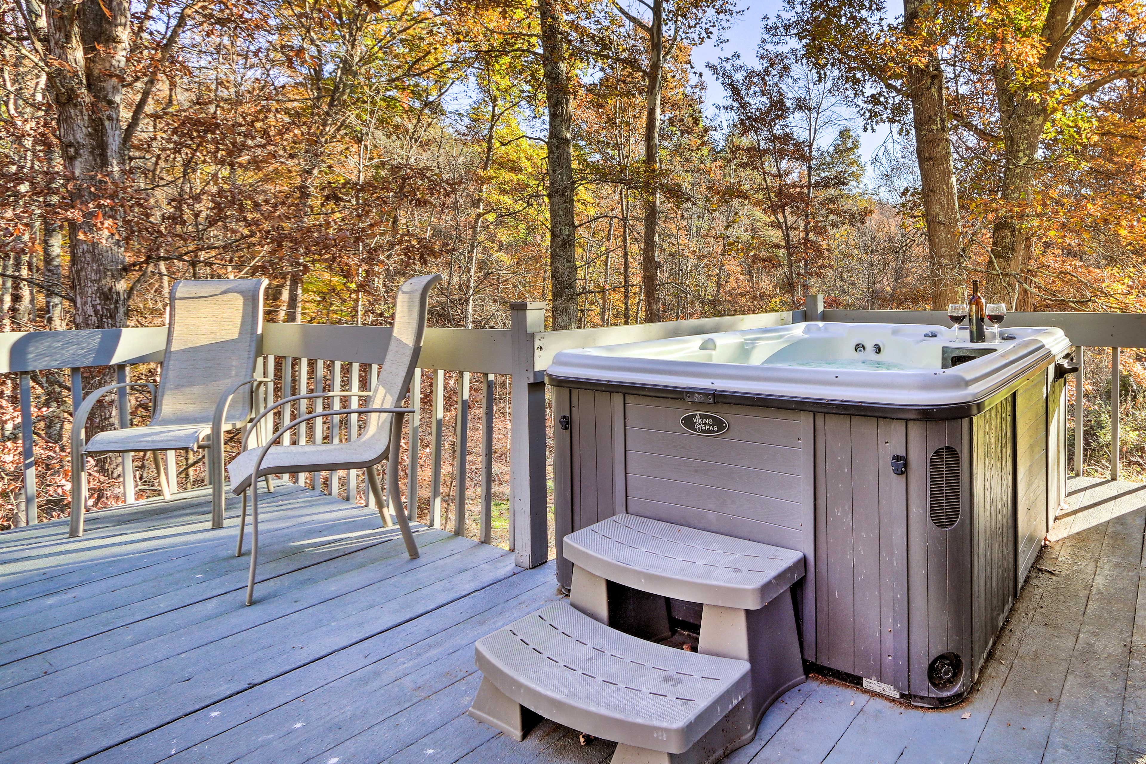 Deck | Hot Tub