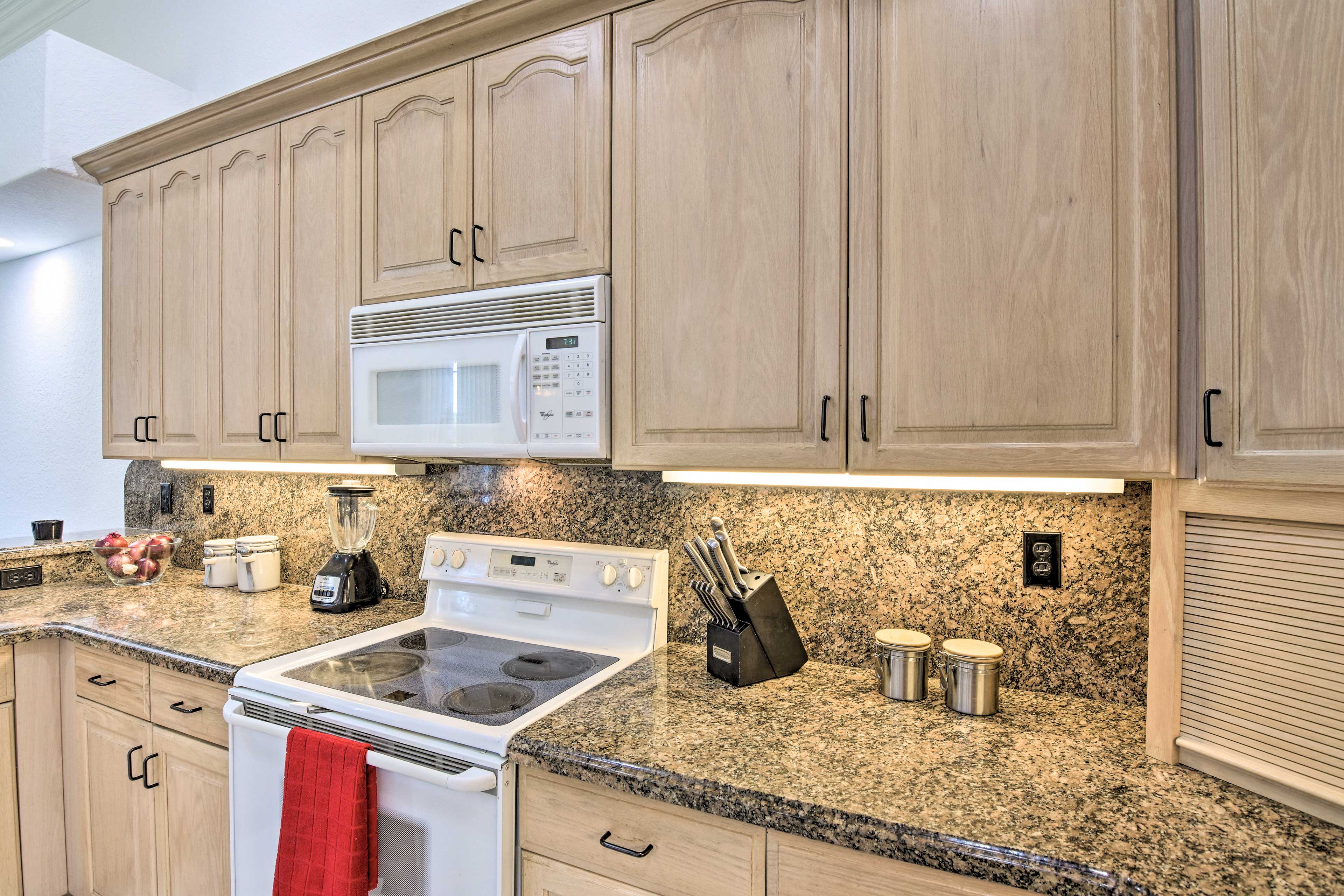 Fully Equipped Kitchen | Microwave