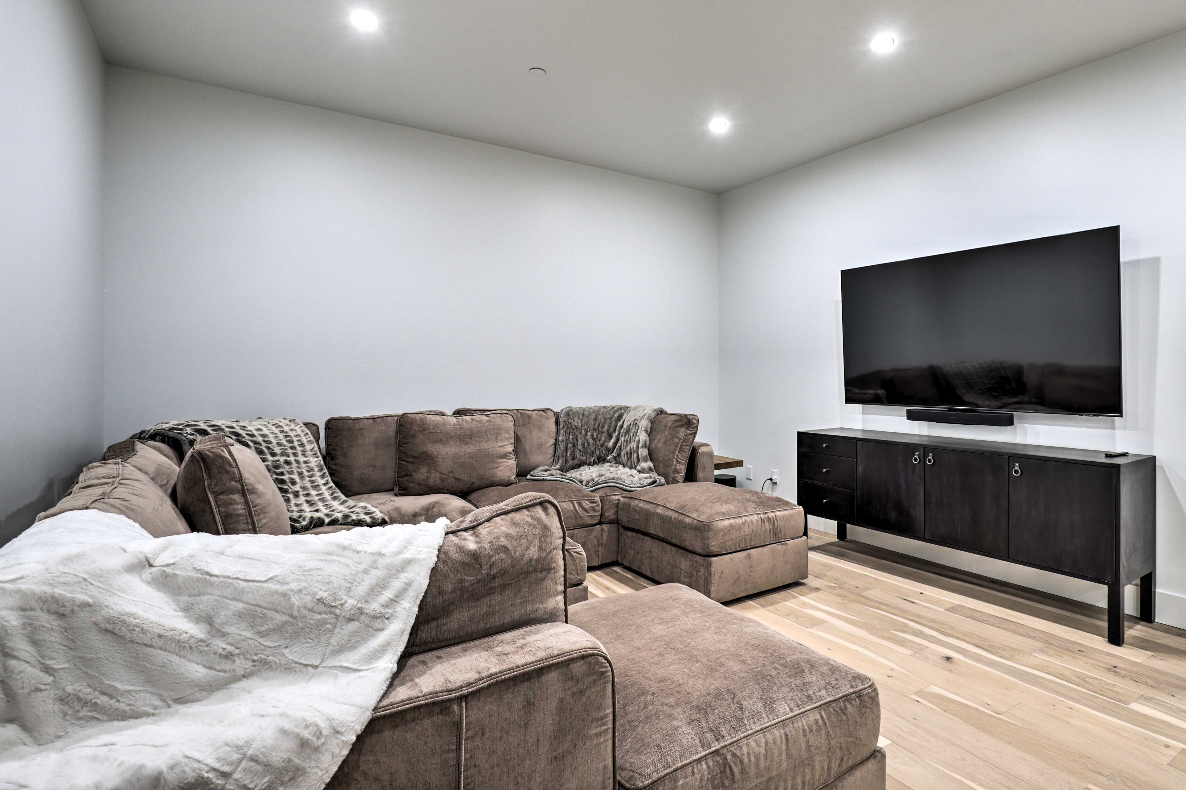 Additional Living Area | Smart TV | Wet Bar | Wine Cooler | Basement