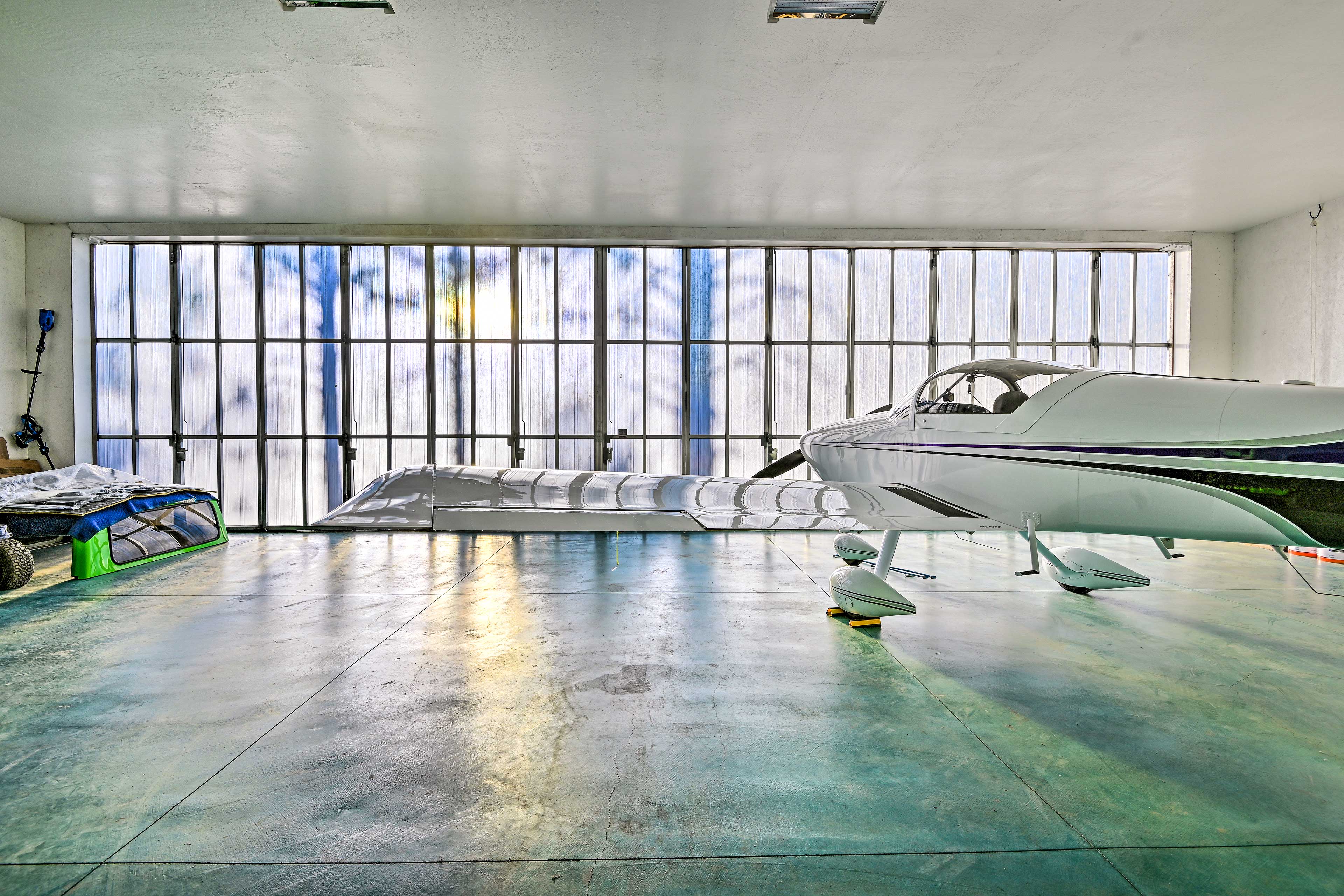 Airplane Hangar