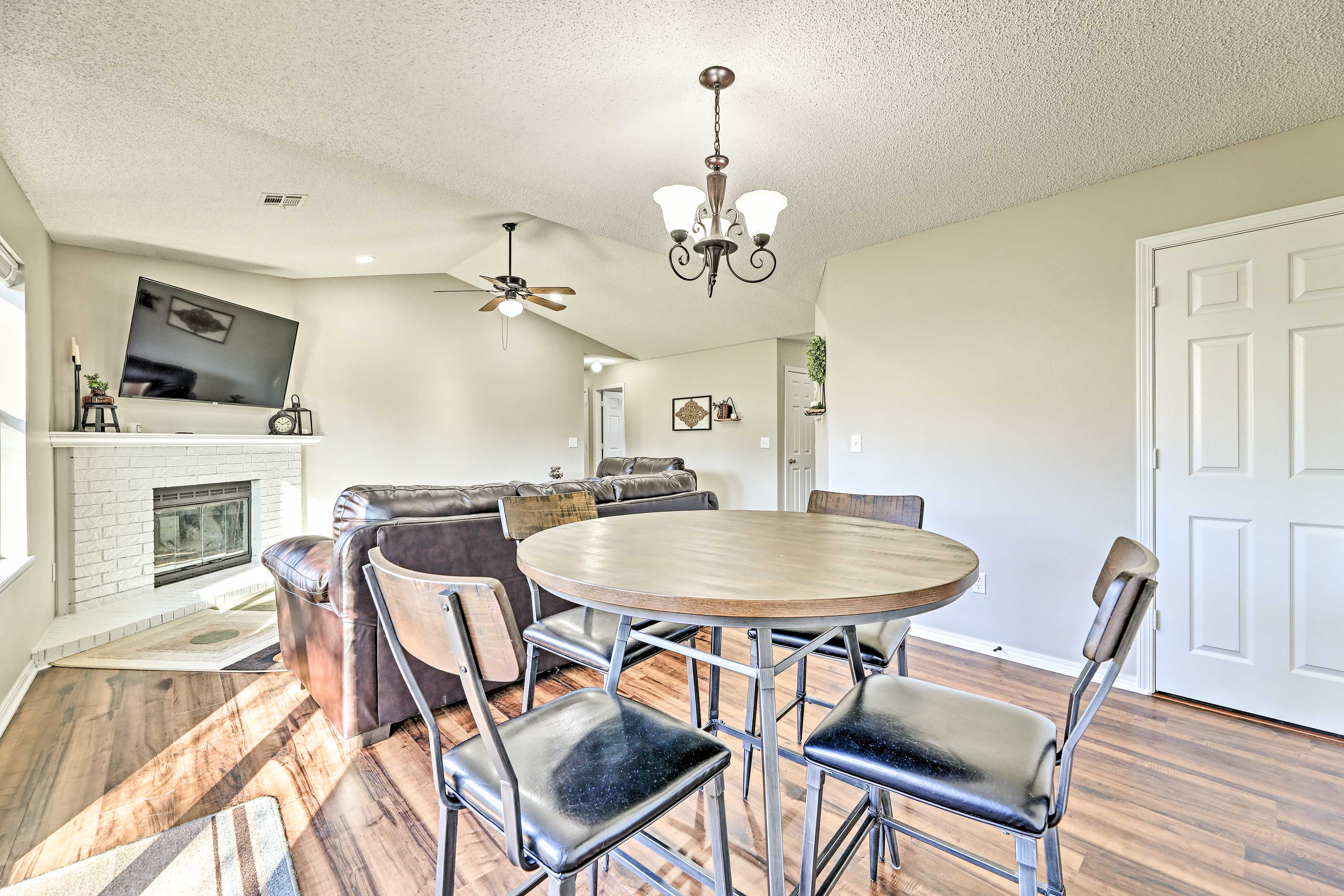 Dining Room | Open Floor Plan