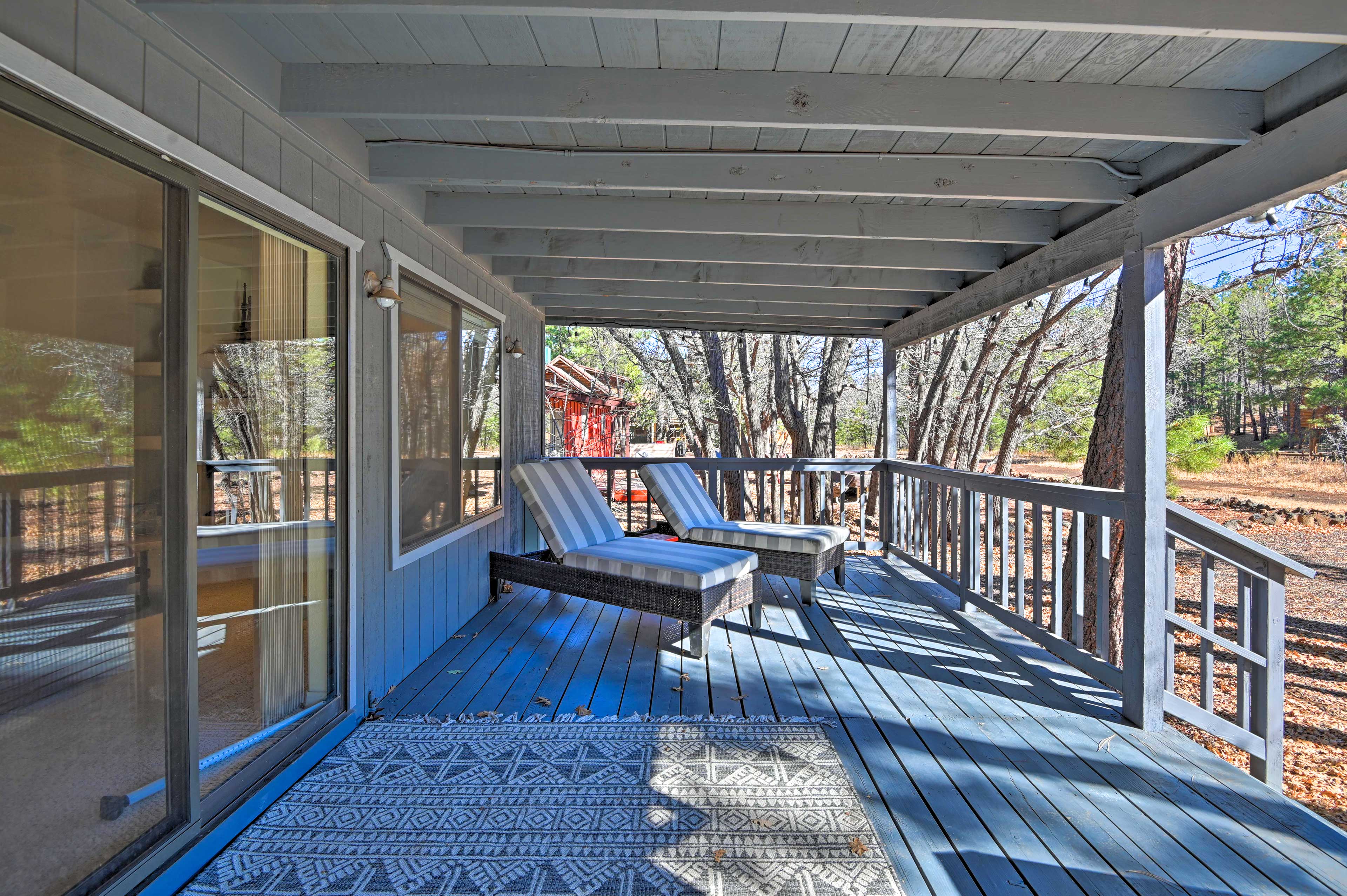 Covered Deck w/ Seating