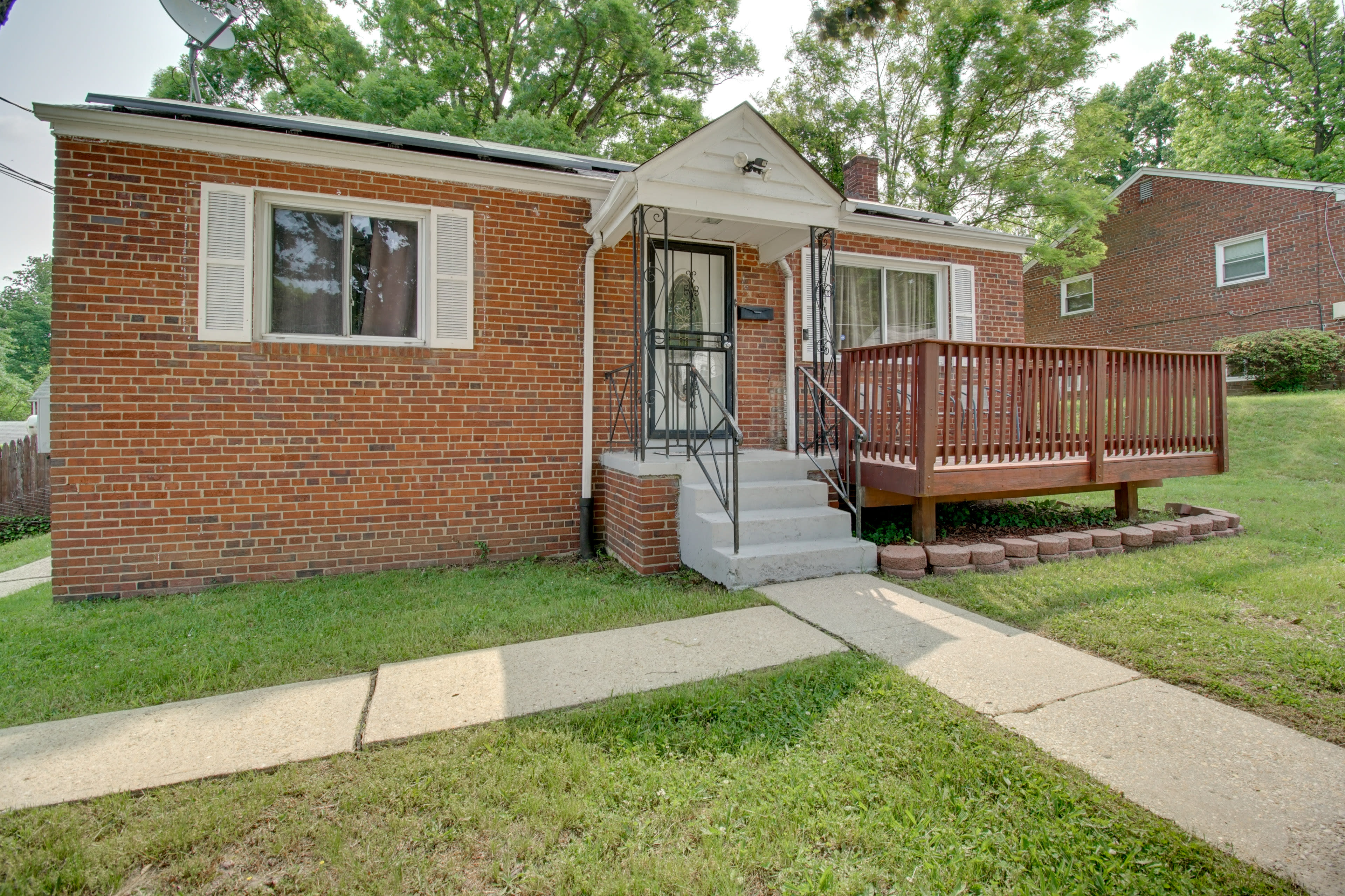 Front Deck | Seating | Back Deck w/ Gas Grill