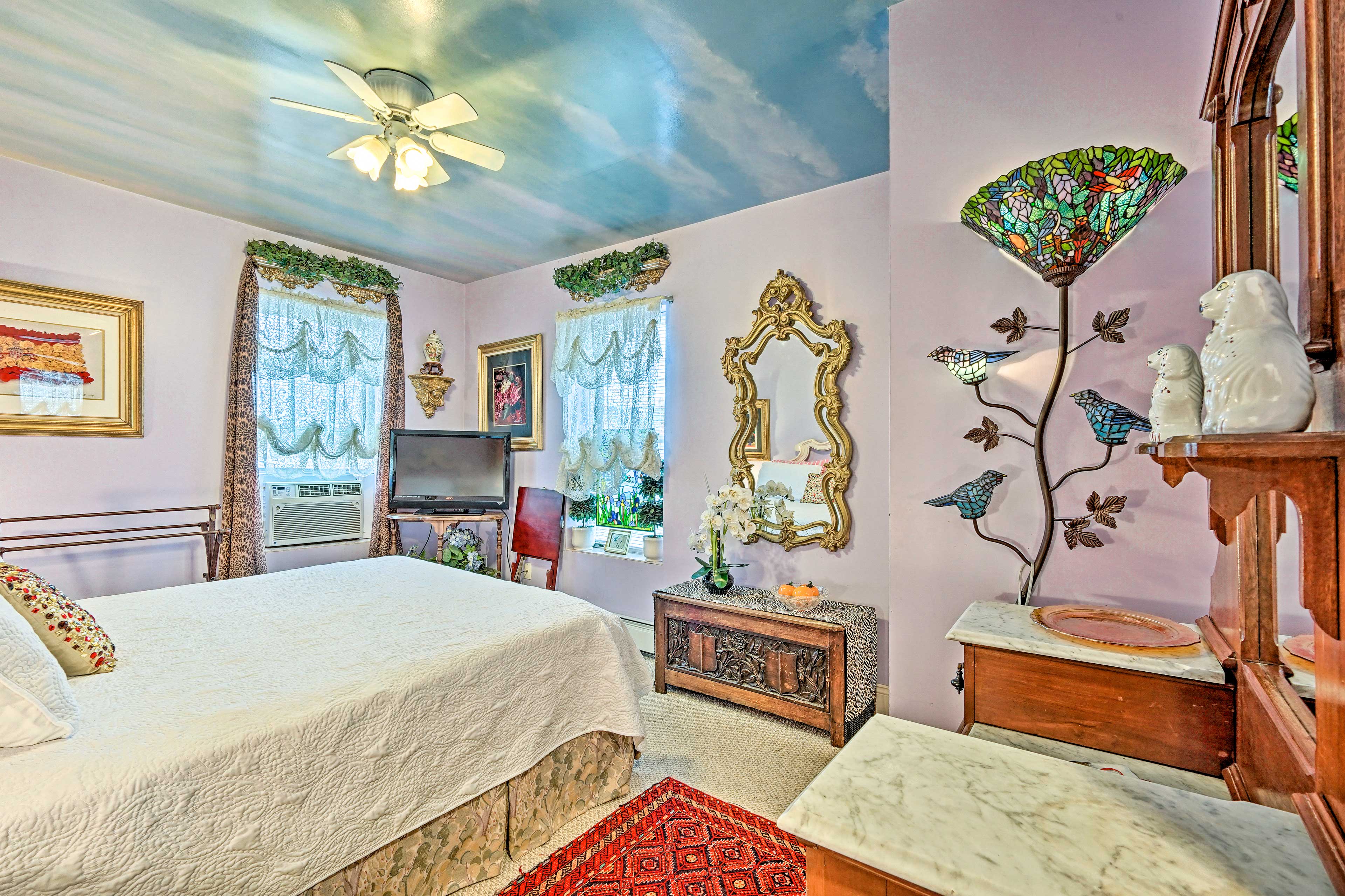 Bedroom 4 (Main House) | Upper Level | Queen Bed