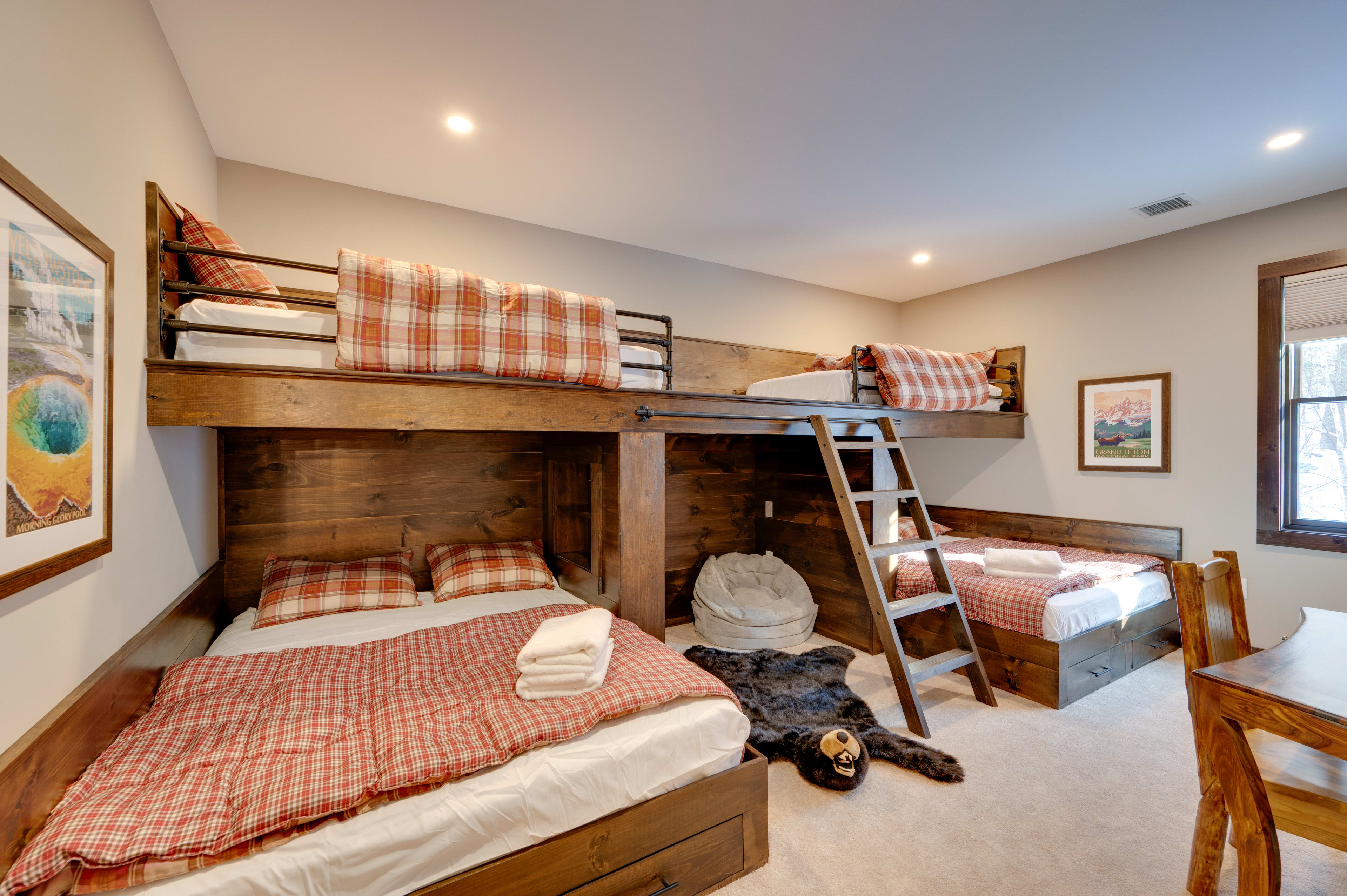 Bedroom 3 | Upper Level | 2 Queen Beds | 2 Lofted Twin Beds | Smart TV