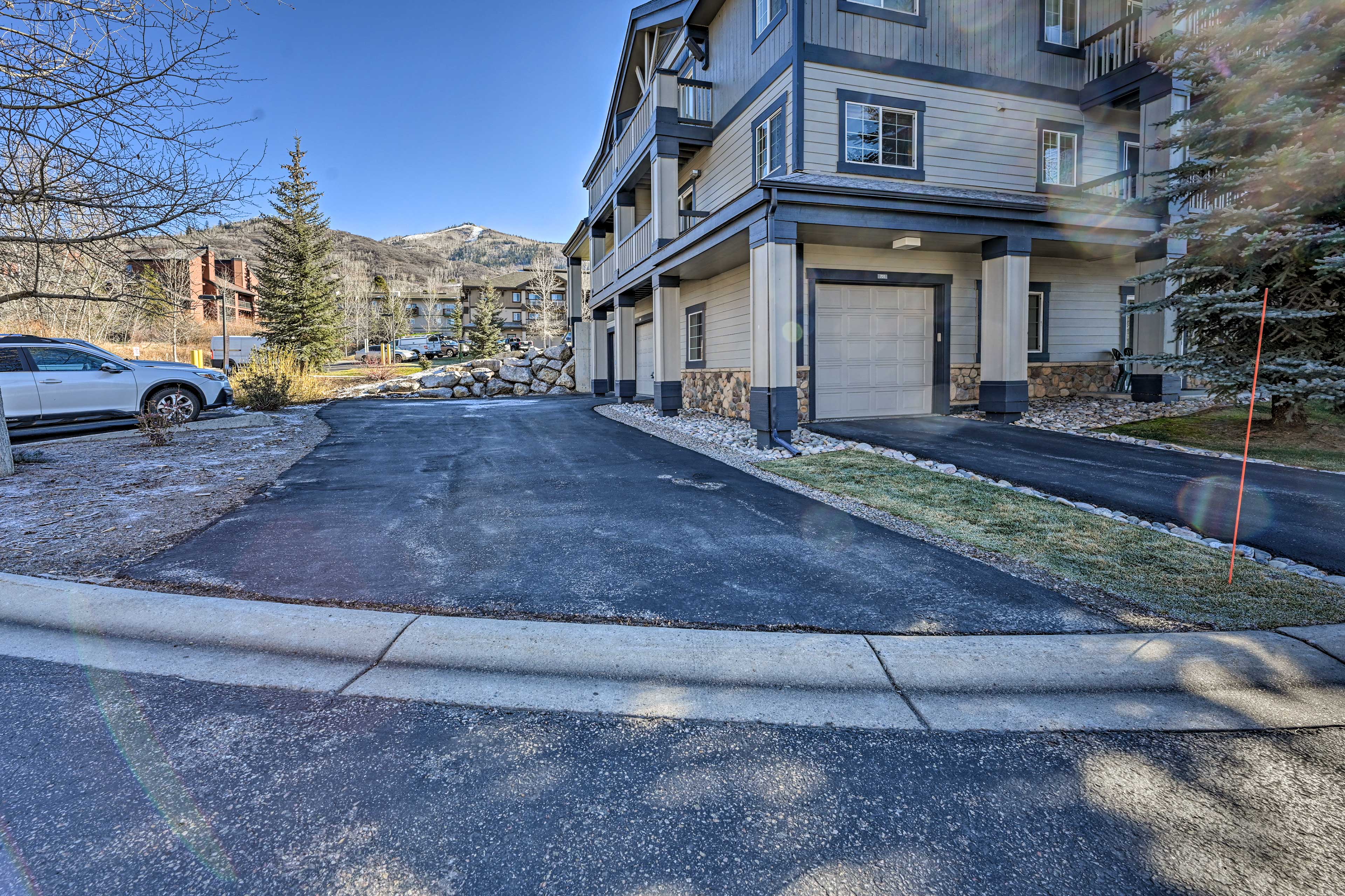 Driveway Parking (1 Vehicle)