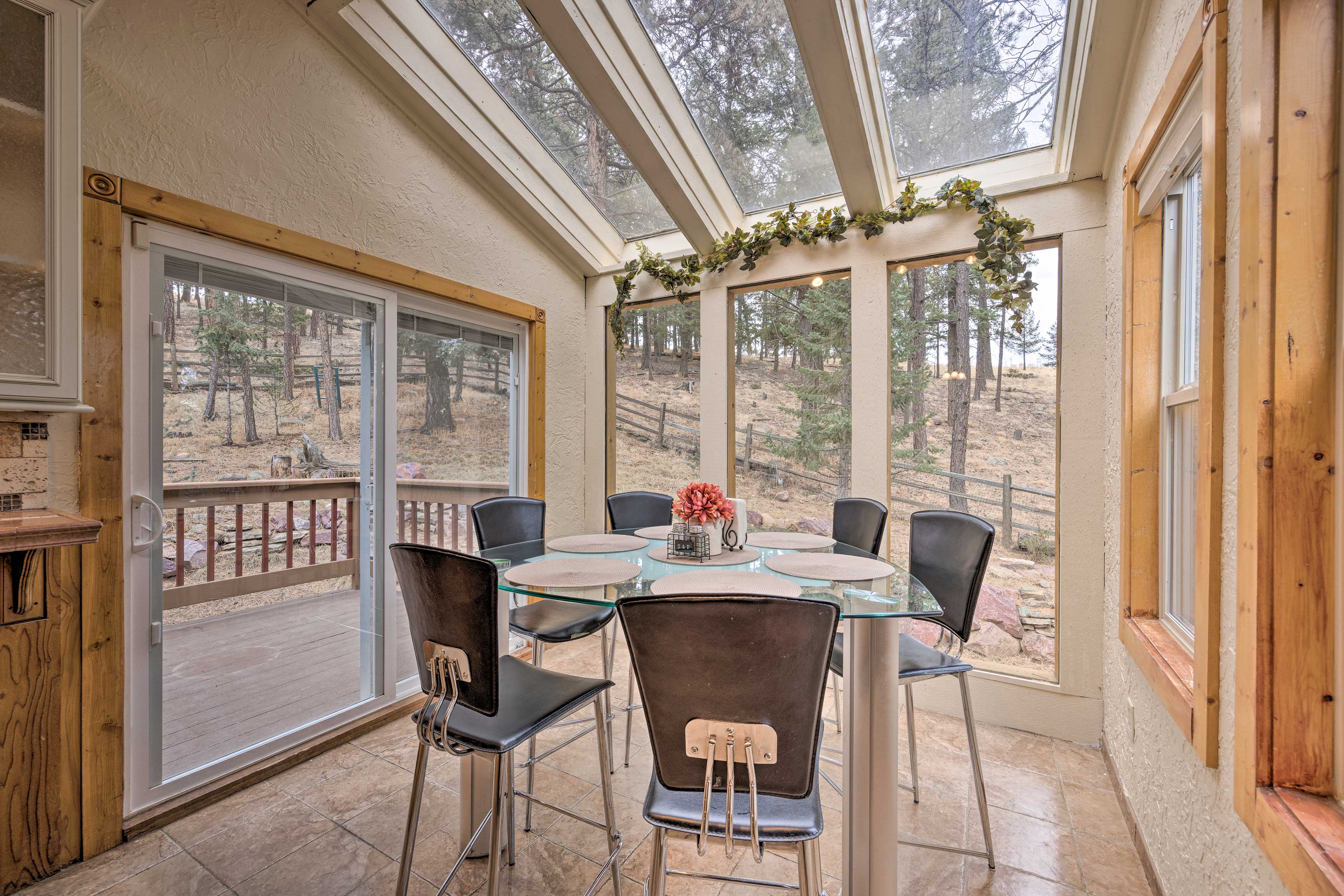 Dining Area | Breakfast Table