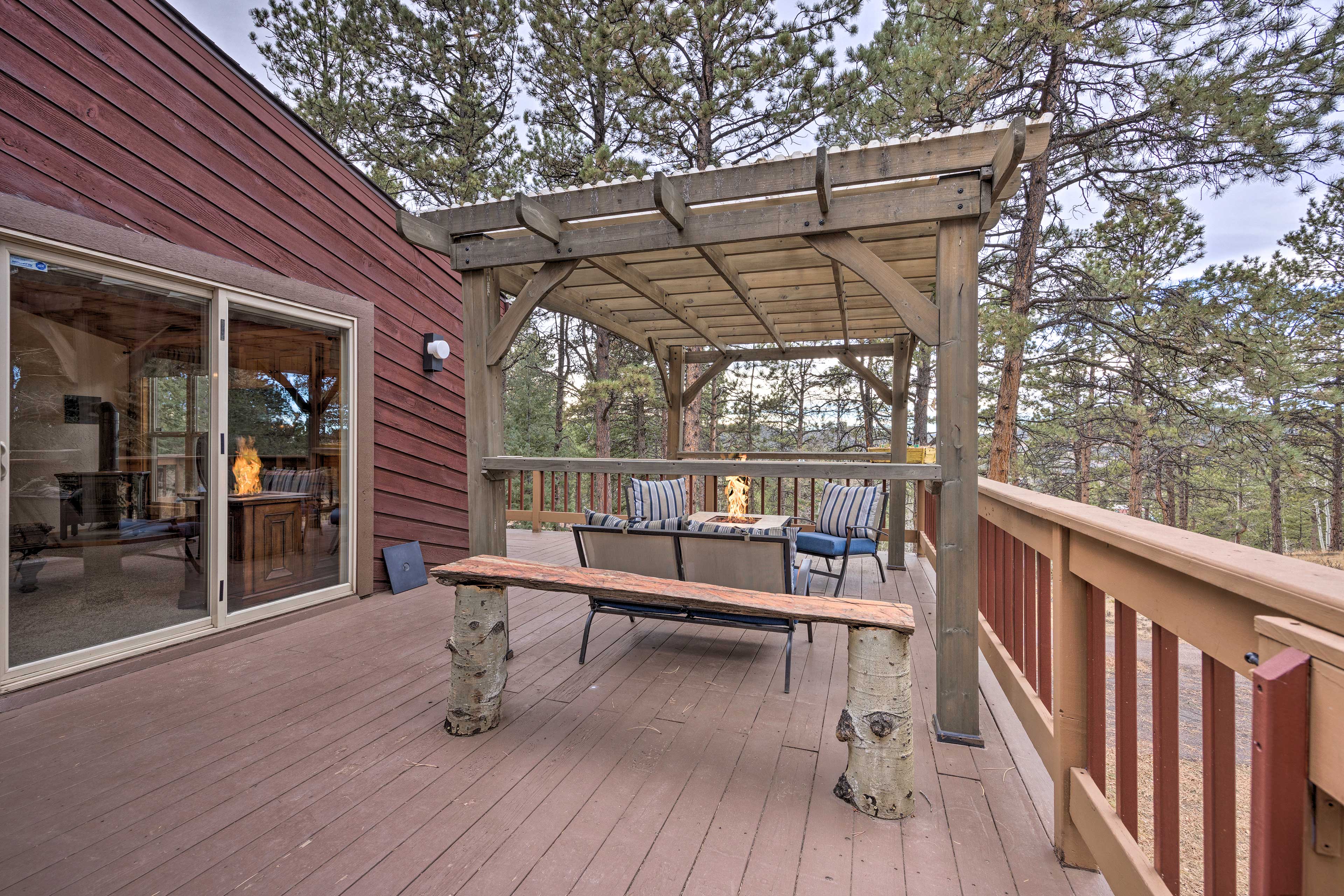 Deck | Outdoor Dining | Fire Pit