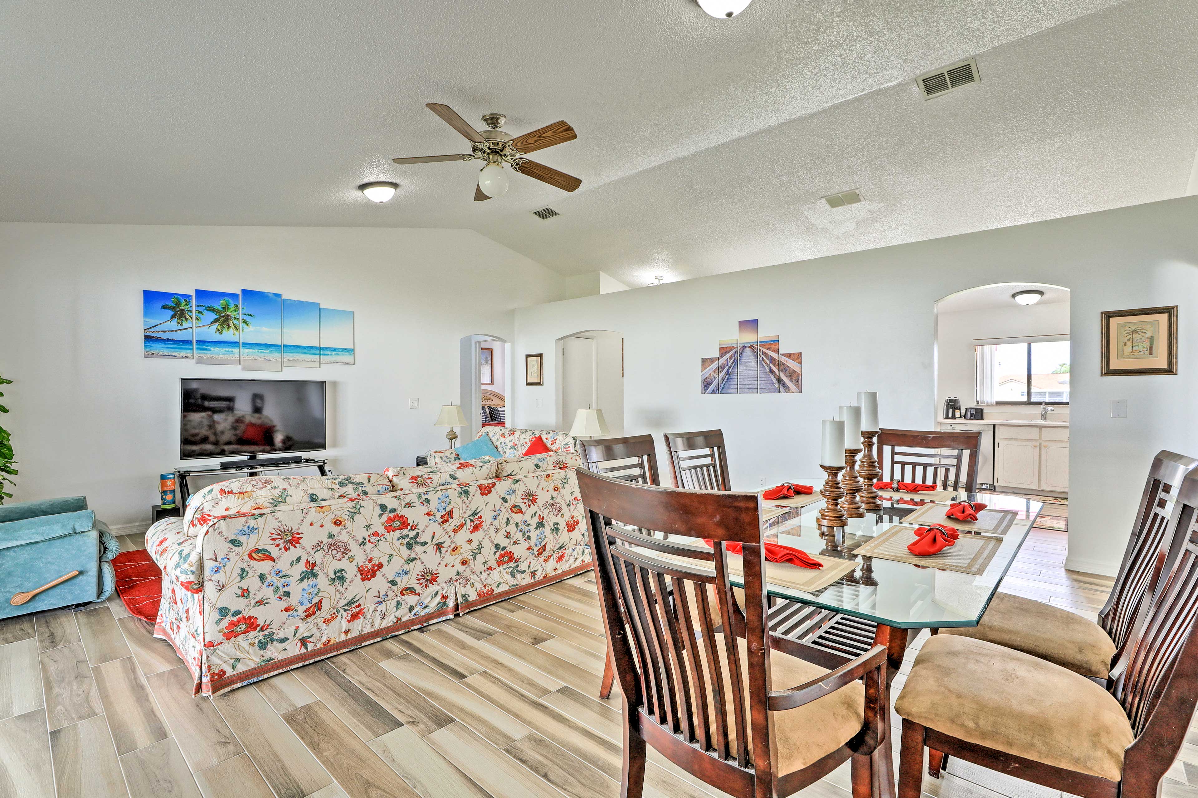 Living Room | Dining Area