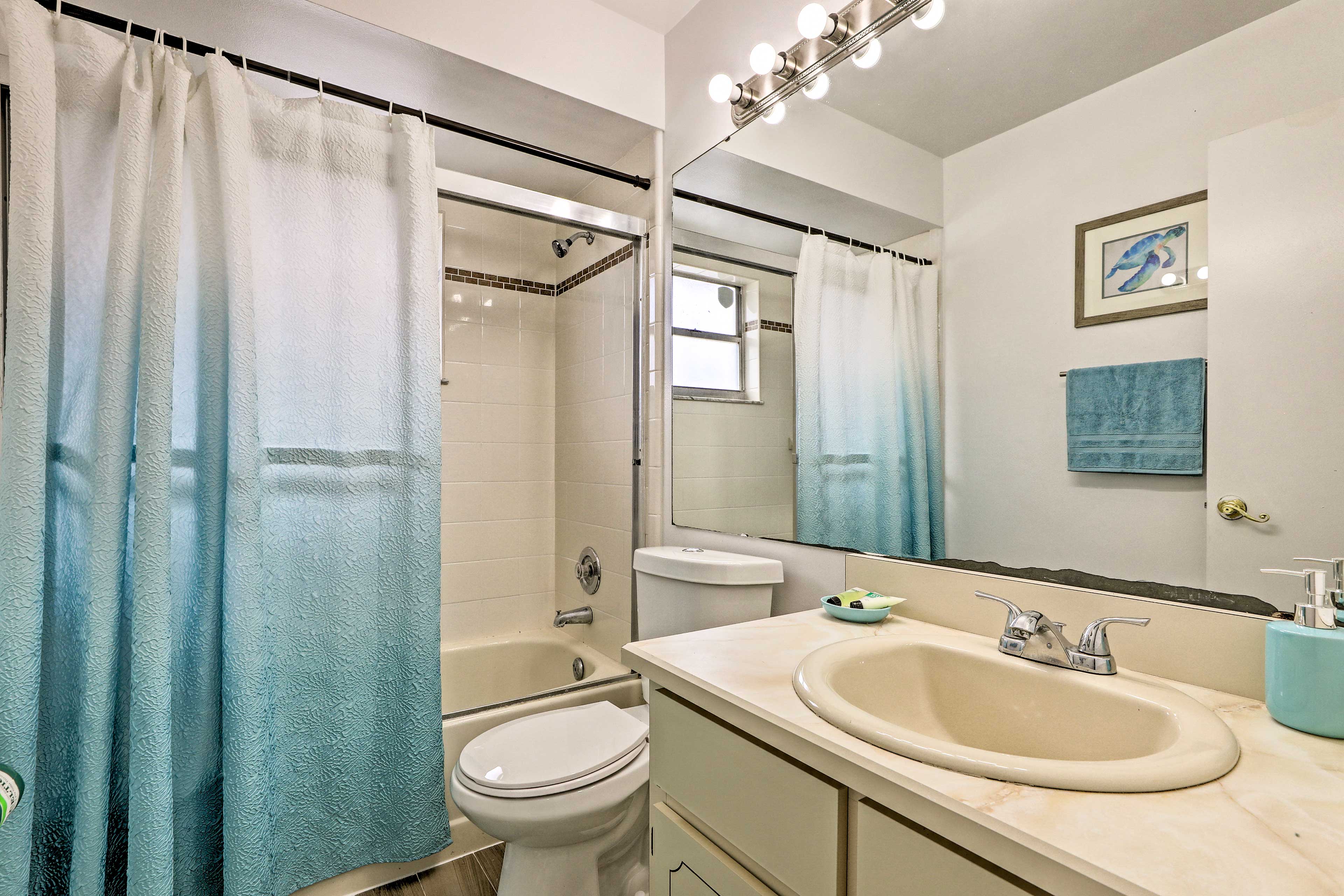 Full Bathroom | Shower/Tub Combo