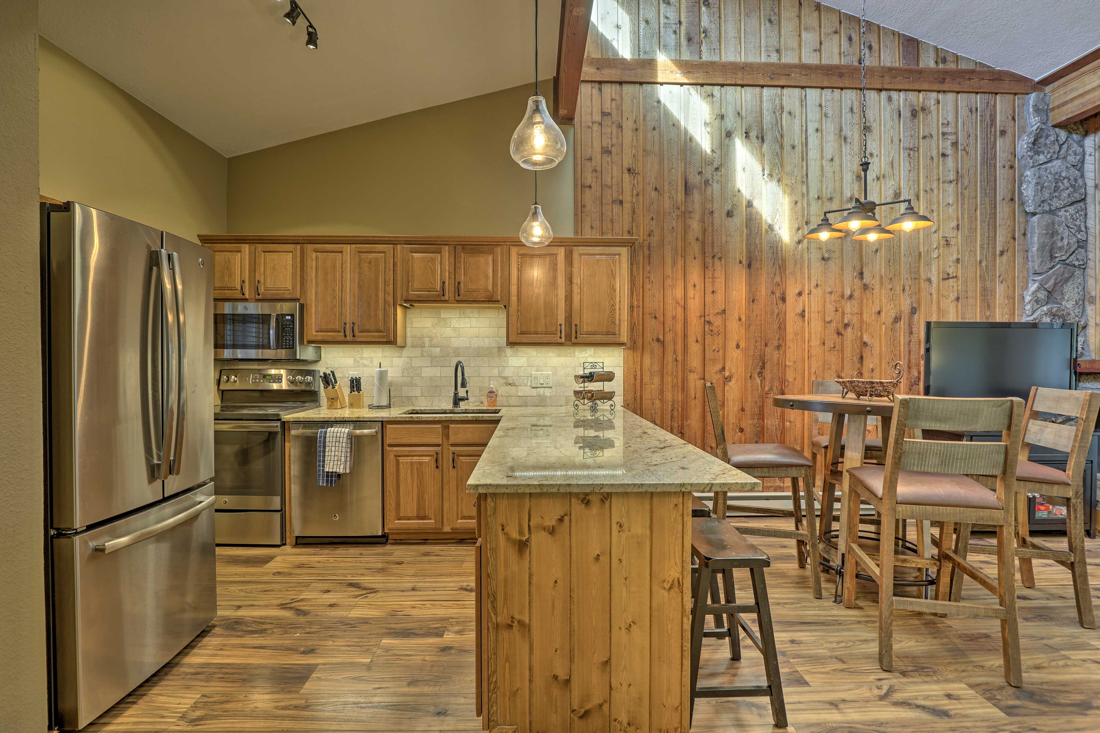 Kitchen | Breakfast Bar w/ Seating