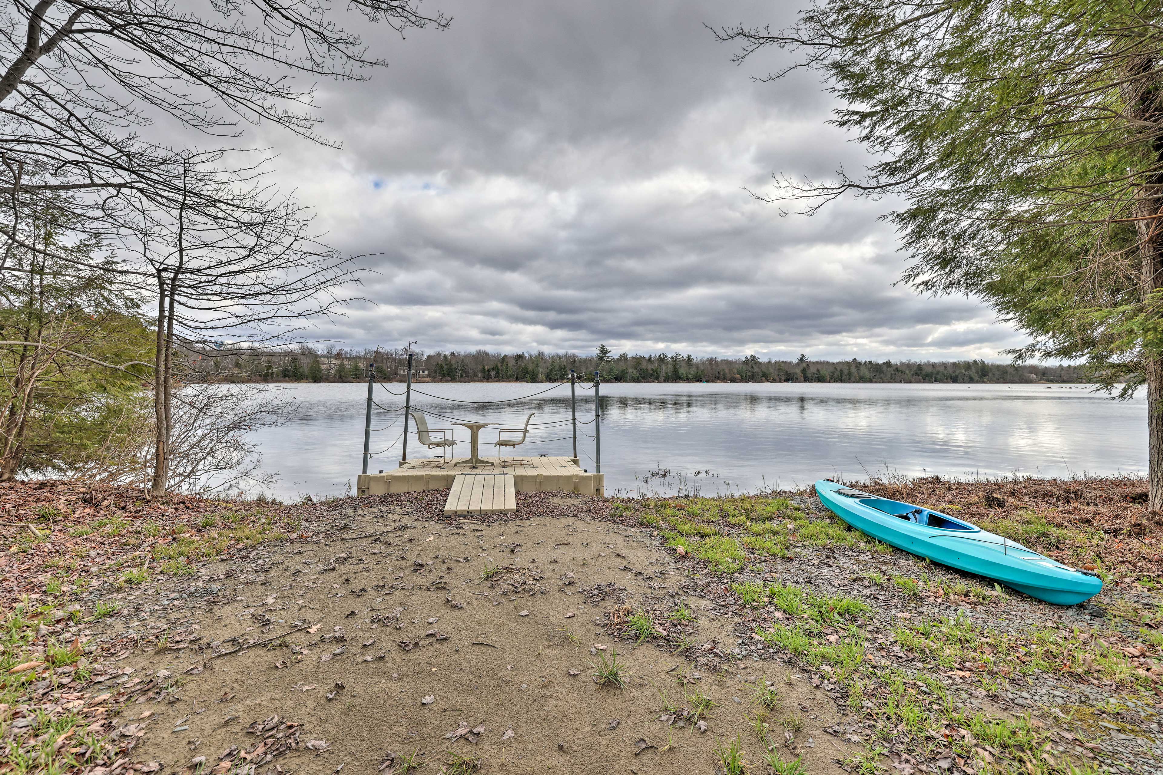 Pocono Summit Vacation Rental | 4BR | 2.5BA | 2 Steps Required | 2,800 Sq Ft