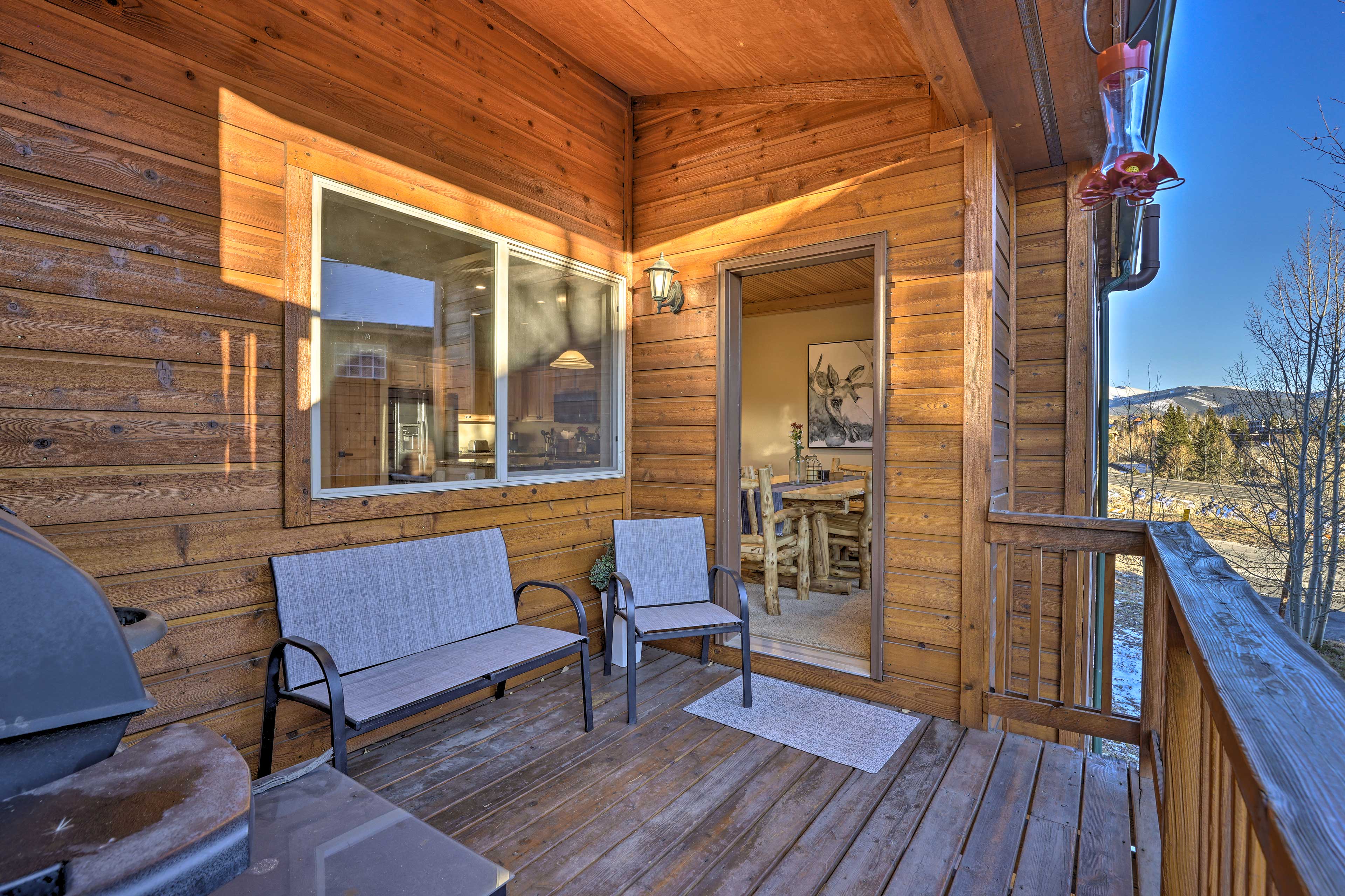 Private Deck | Outdoor Seating