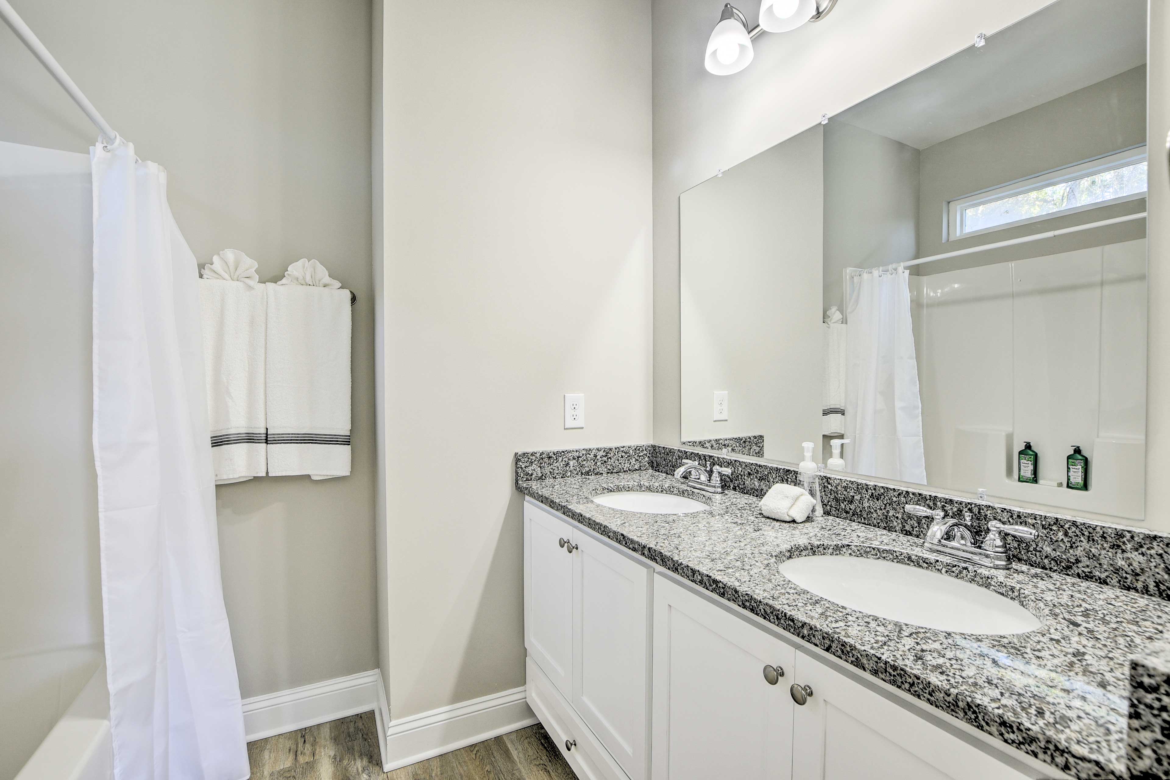 En-Suite Bathroom | Towels Provided