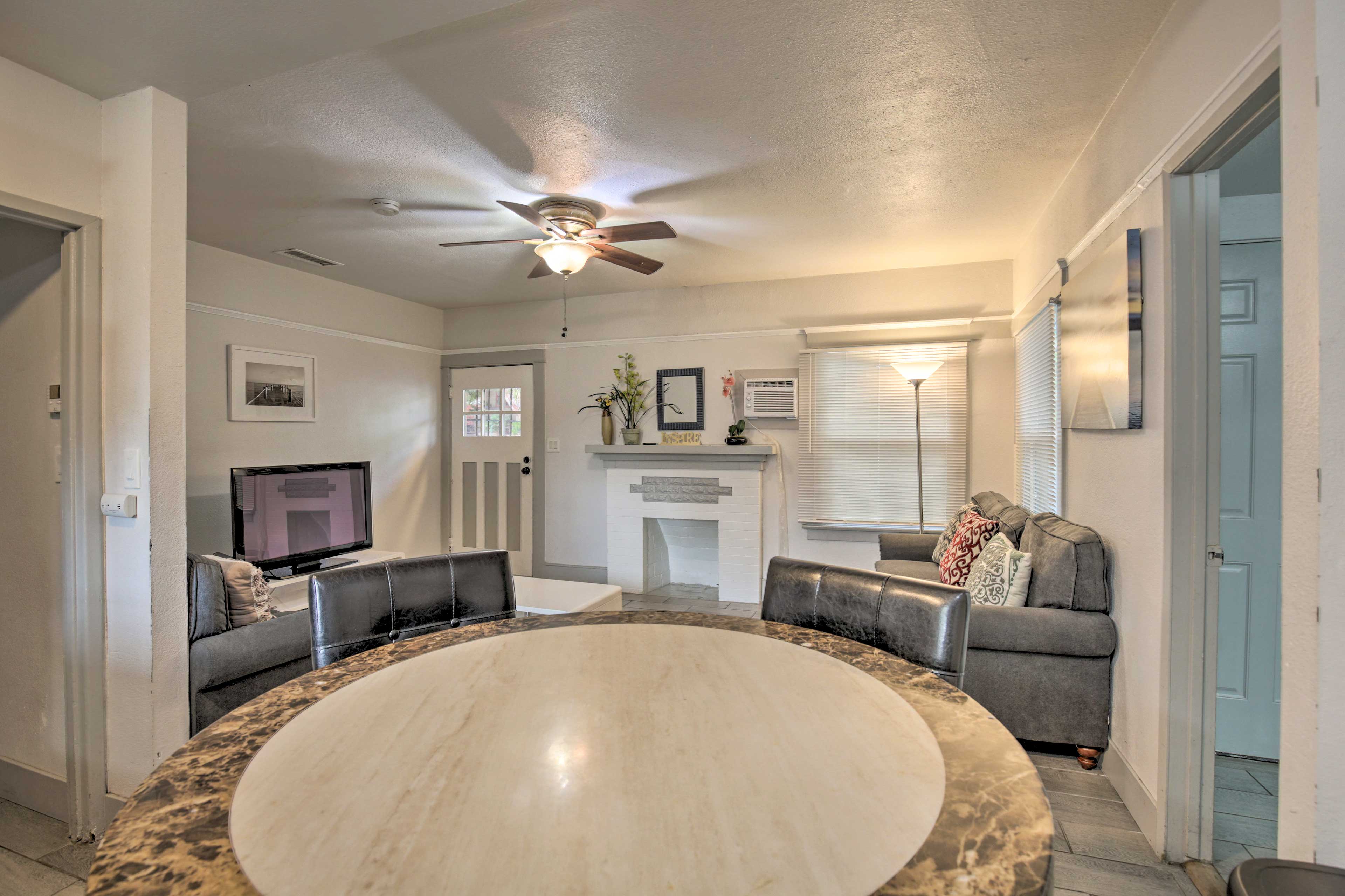 Dining Area | Dishware Provided