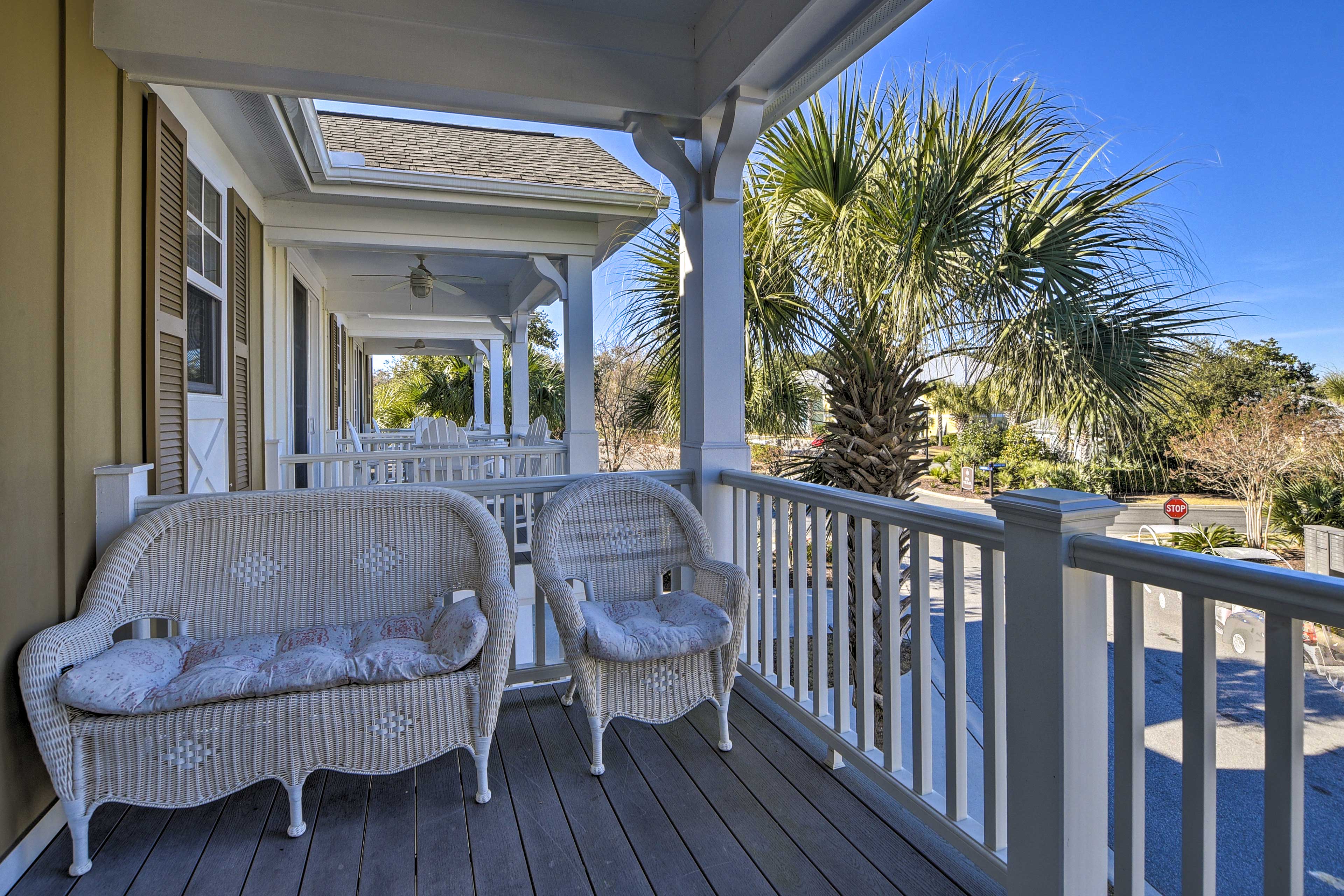 Balcony | 1,300-Sq-Ft Townhome