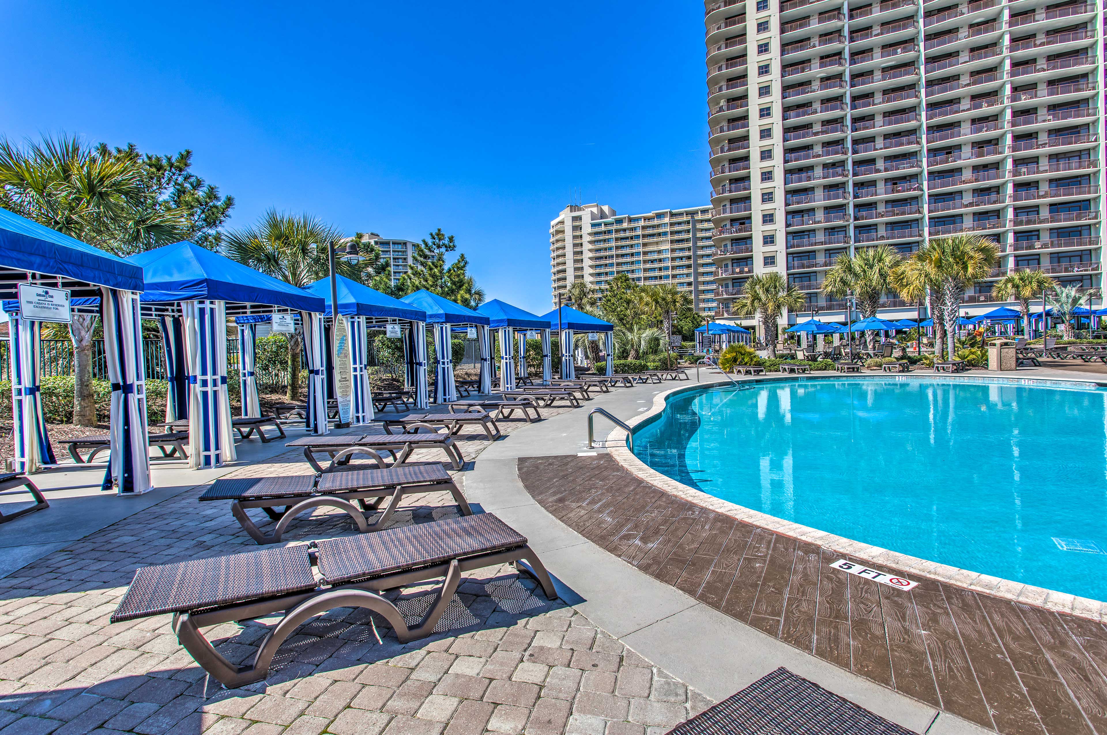 N. Myrtle Beach Townhome w/ Upscale Amenities