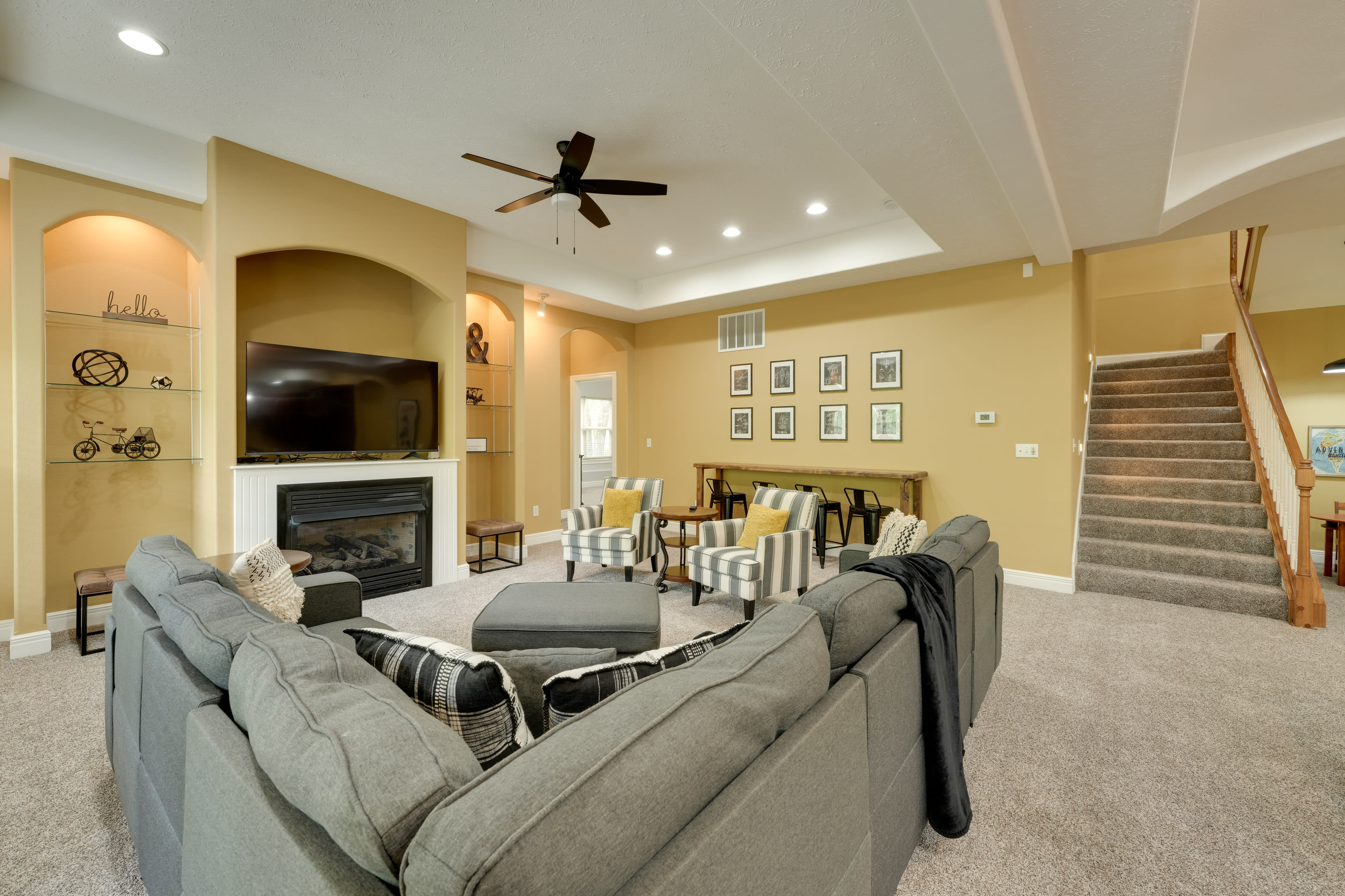 Living Room | Gas Fireplace | Pool Table